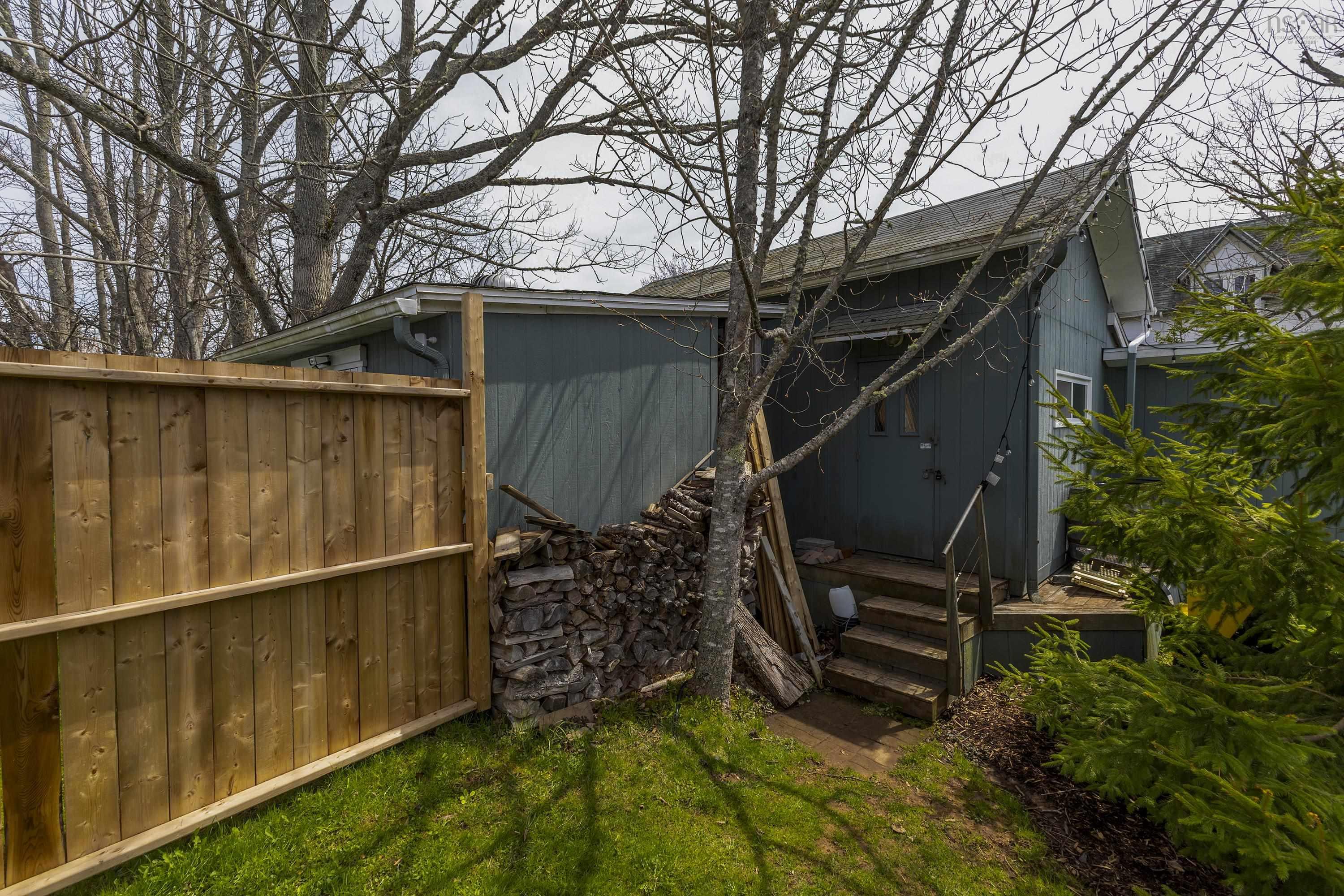 $440,000.00: 8822 Highway 215, Maitland