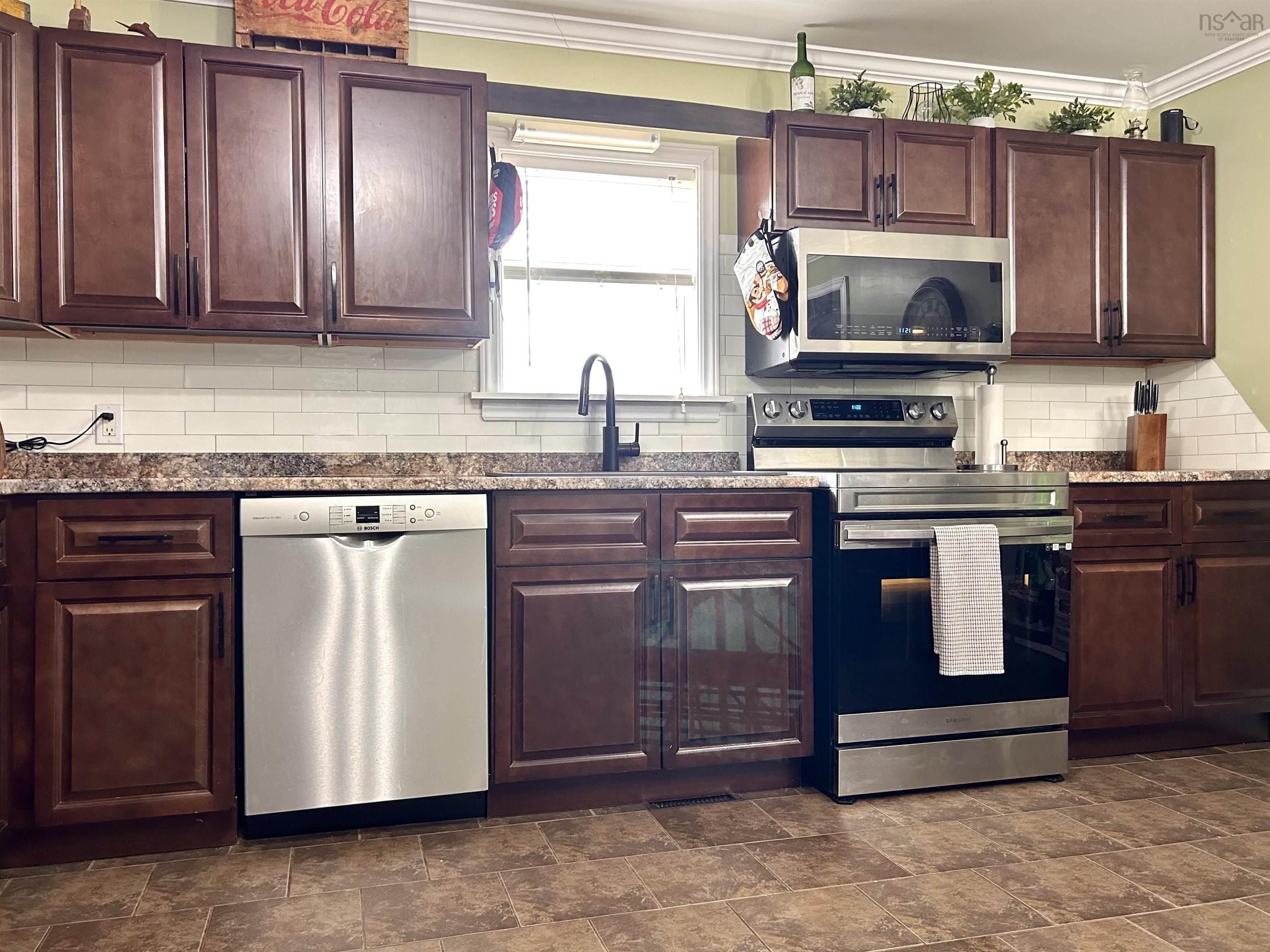 $359,900.00: 60 Cowan Street, Springhill