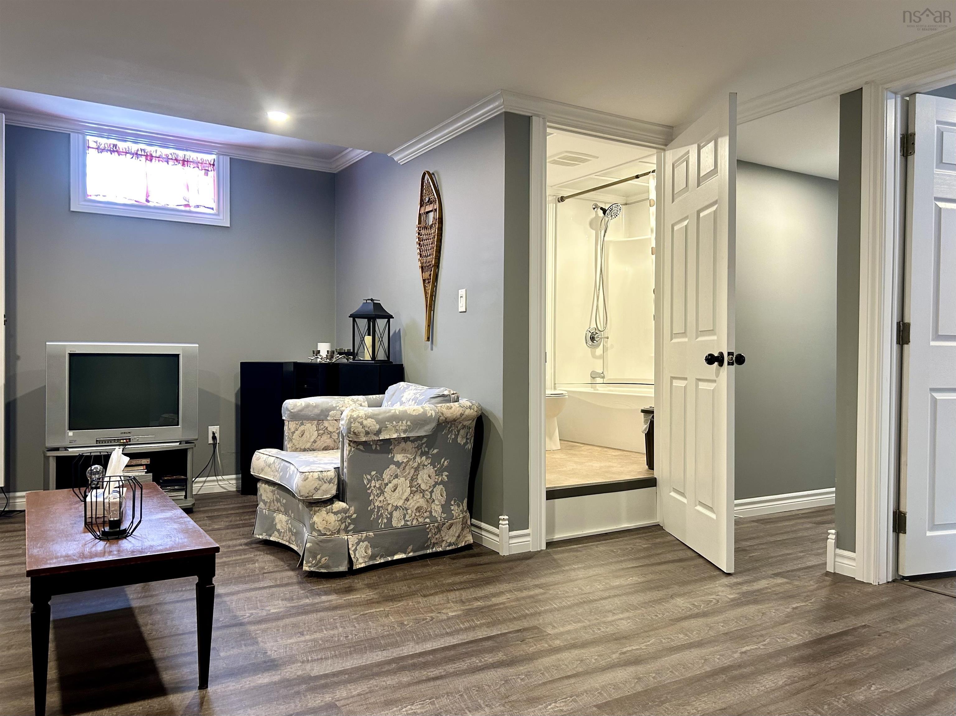 $359,900.00: 60 Cowan Street, Springhill