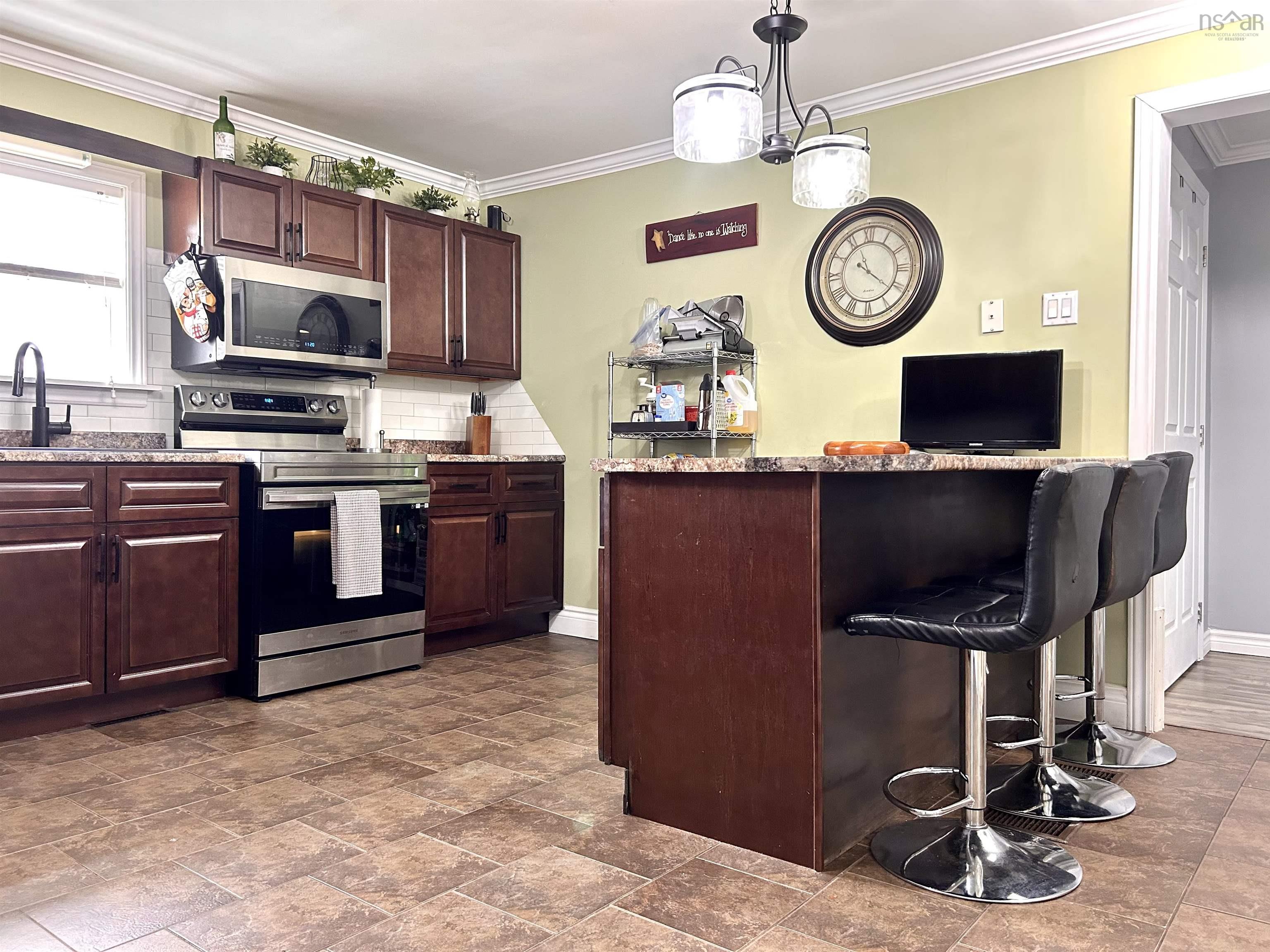 $359,900.00: 60 Cowan Street, Springhill