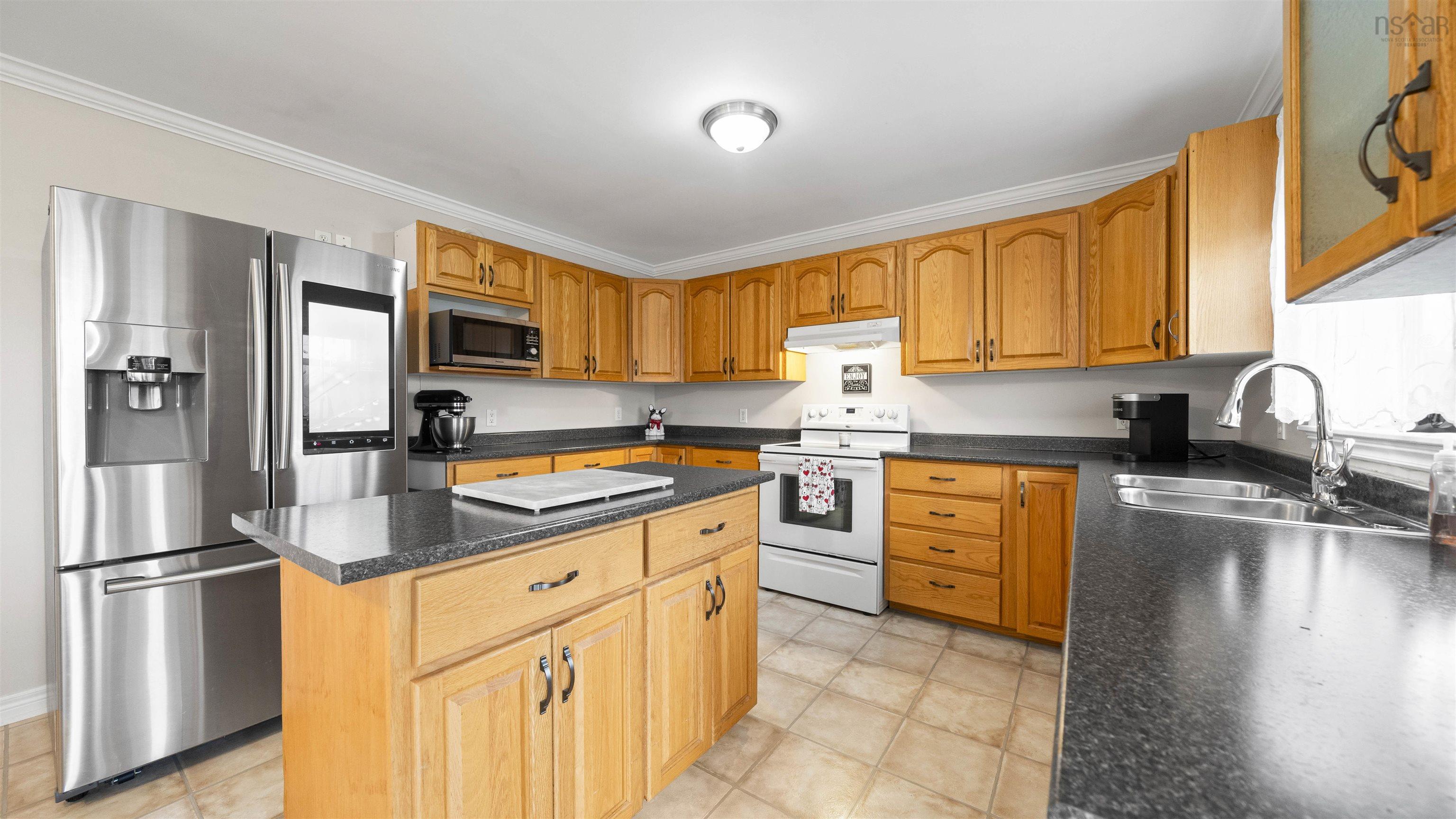 $550,000.00: 2 Kensington Court, Lawrencetown