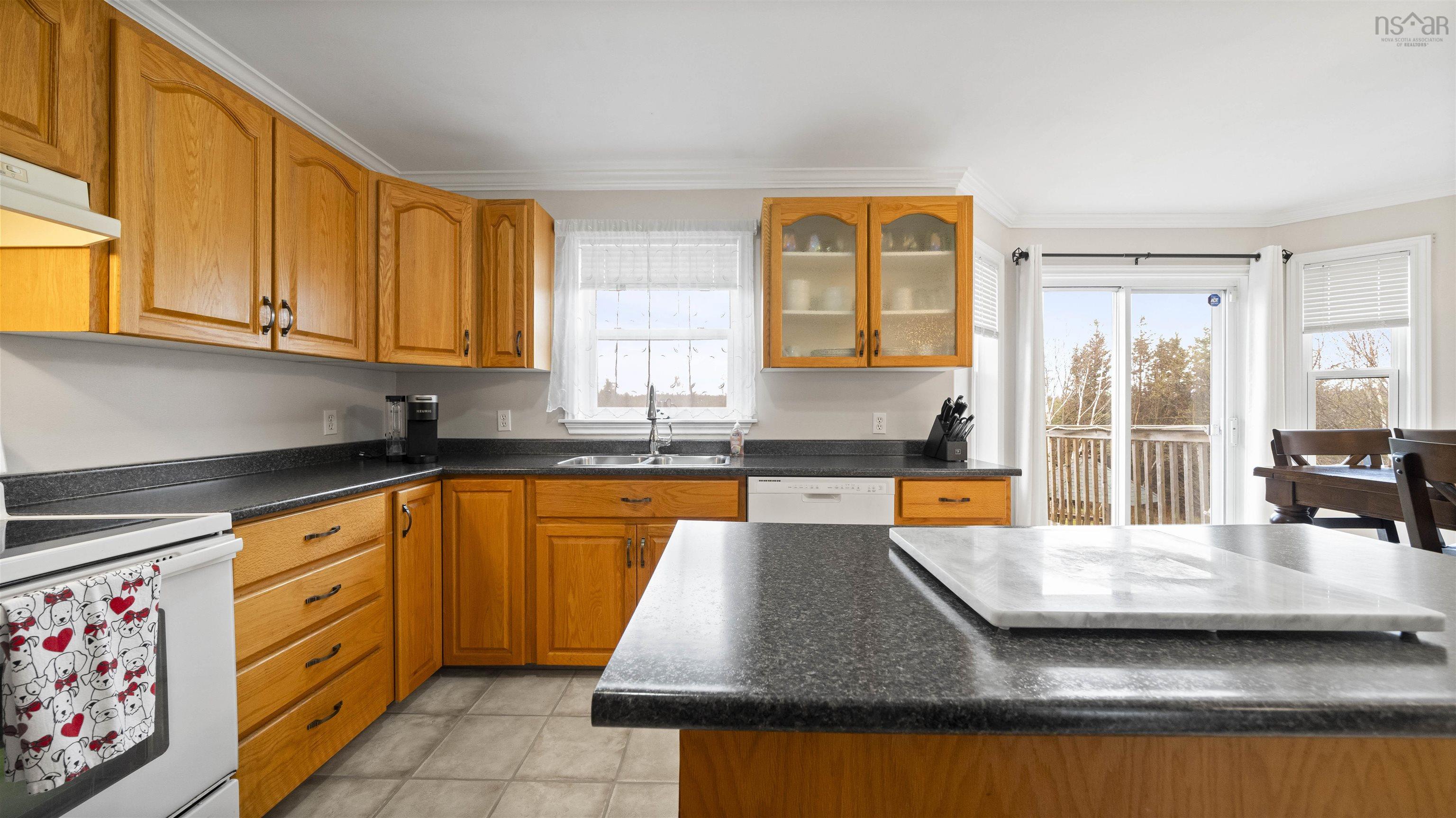 $550,000.00: 2 Kensington Court, Lawrencetown