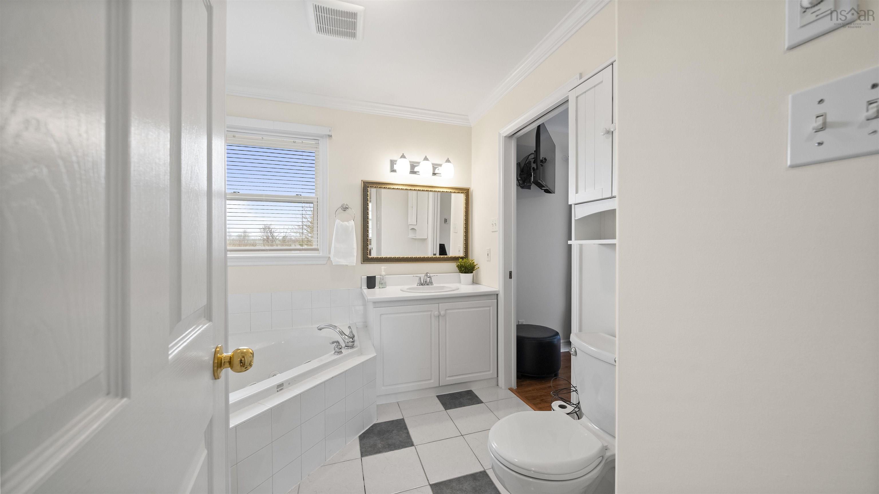 $550,000.00: 2 Kensington Court, Lawrencetown