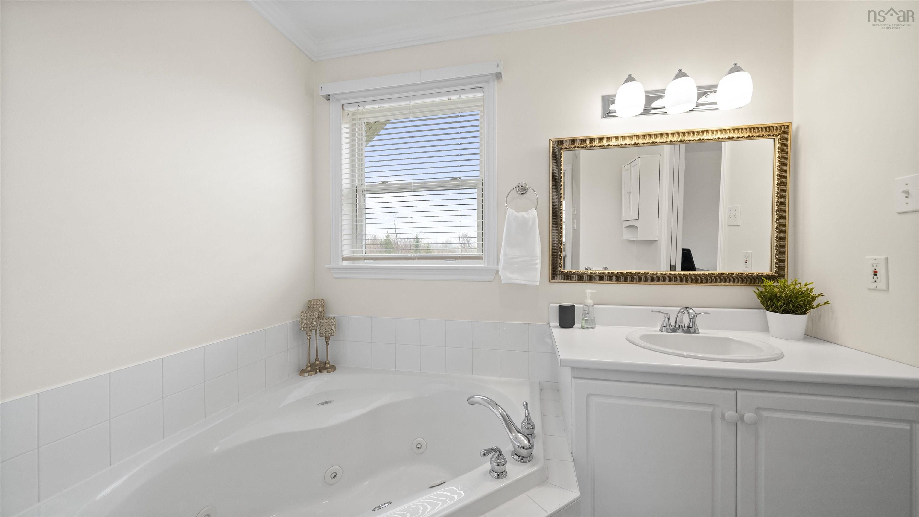 $550,000.00: 2 Kensington Court, Lawrencetown
