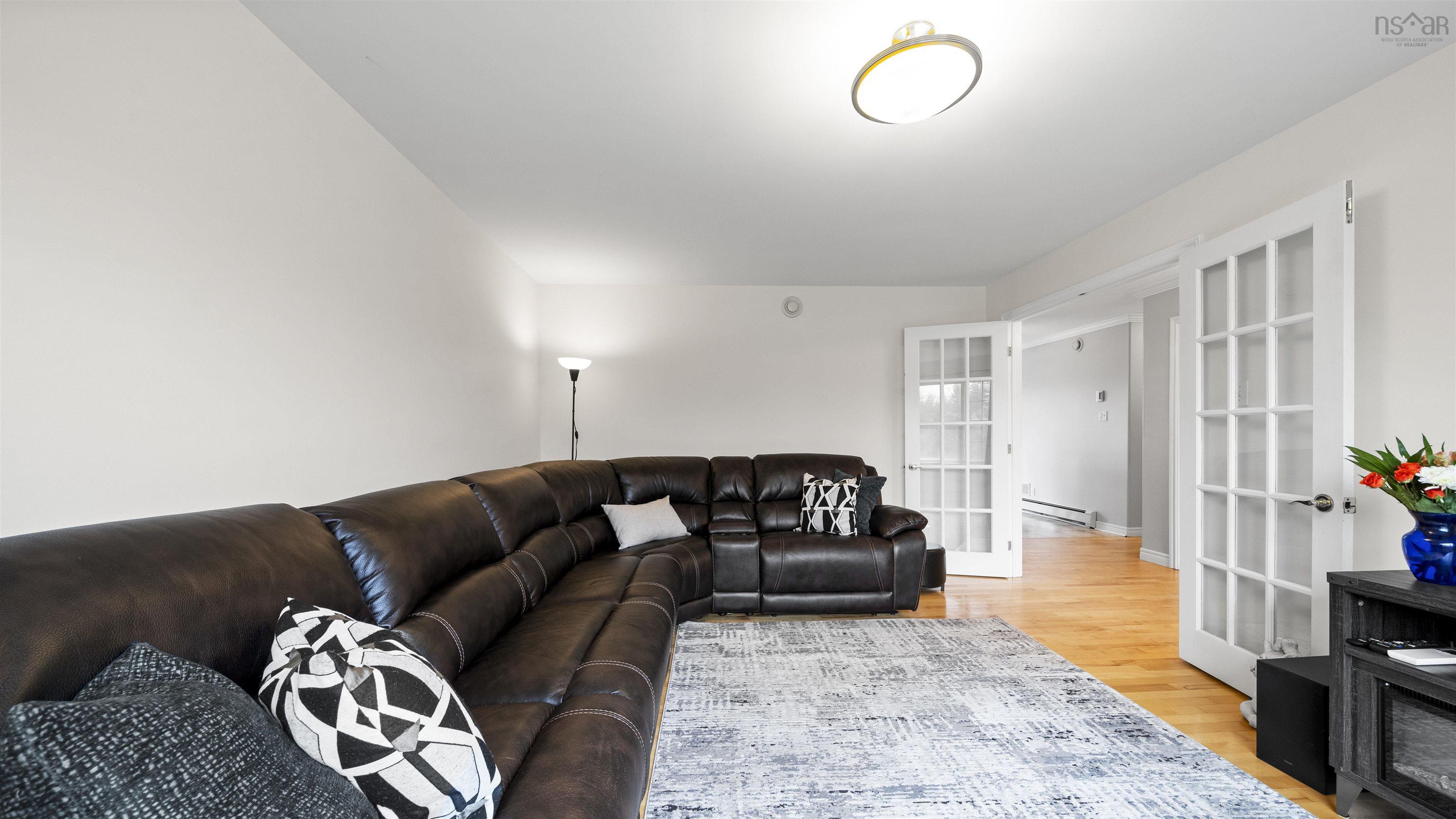$550,000.00: 2 Kensington Court, Lawrencetown