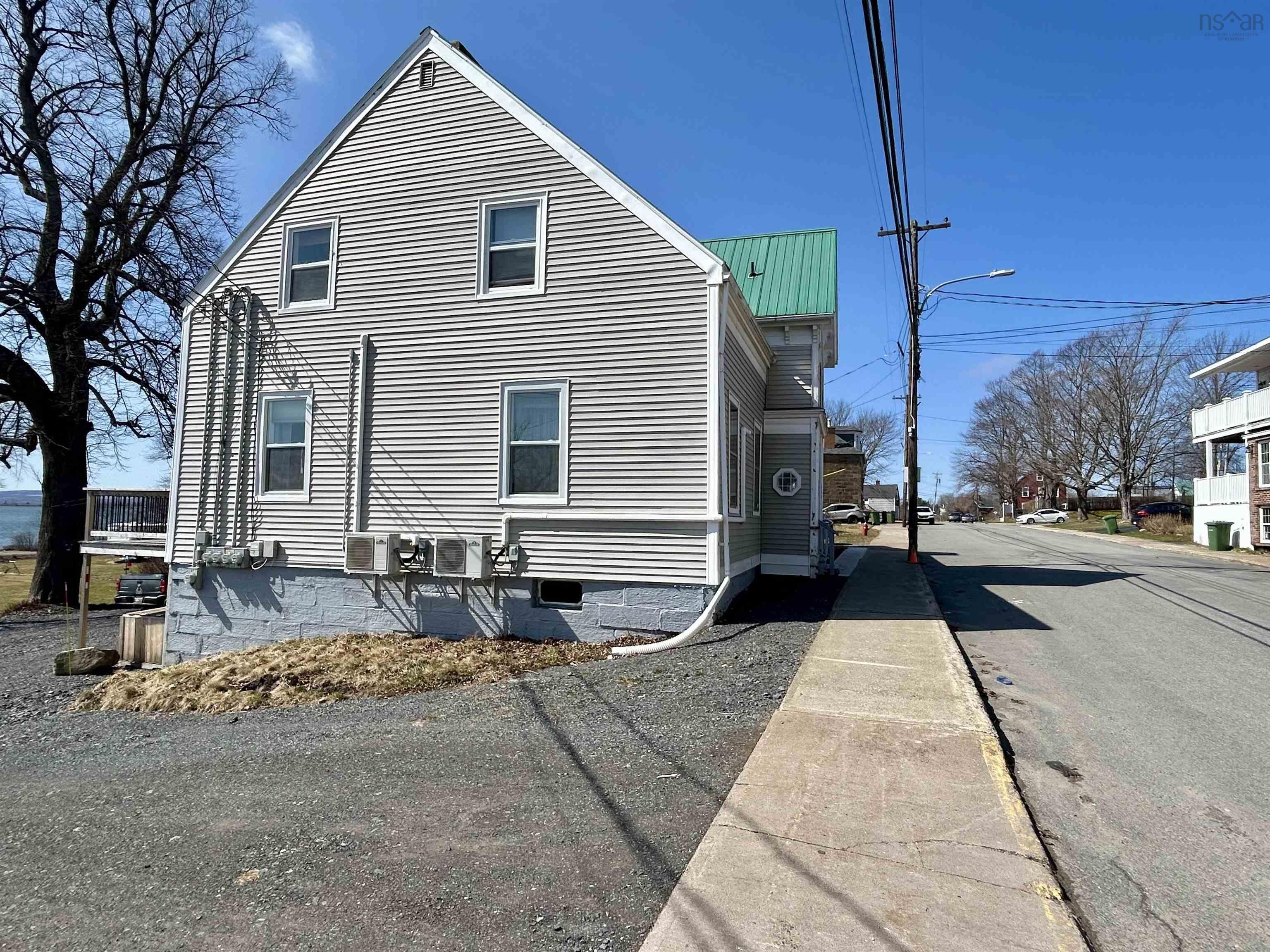 $374,900.00: 137-139 Water, Pictou