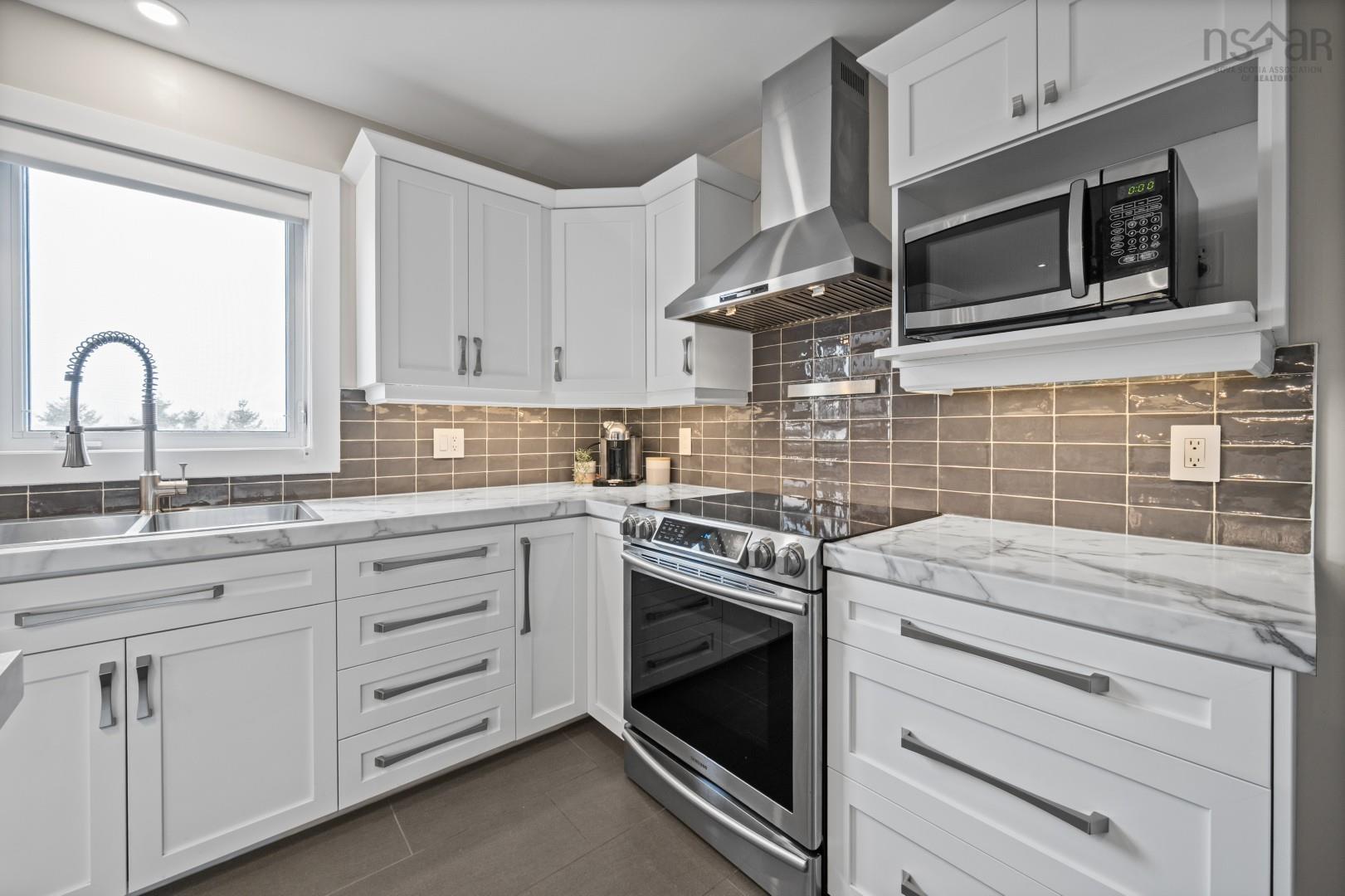 $649,900.00: 282 Southampton Drive, Dartmouth