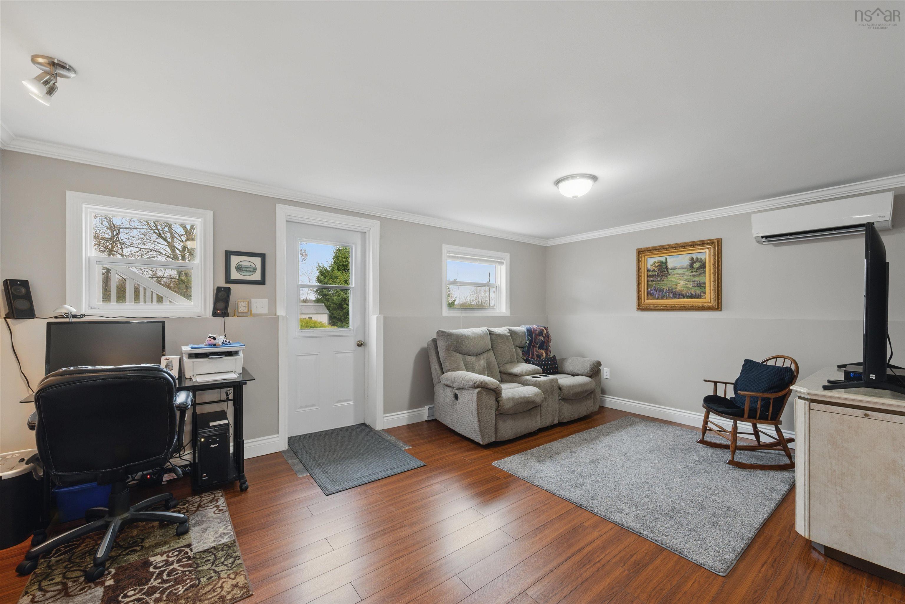 $525,000.00: 224 Falmouth Back Road, Falmouth