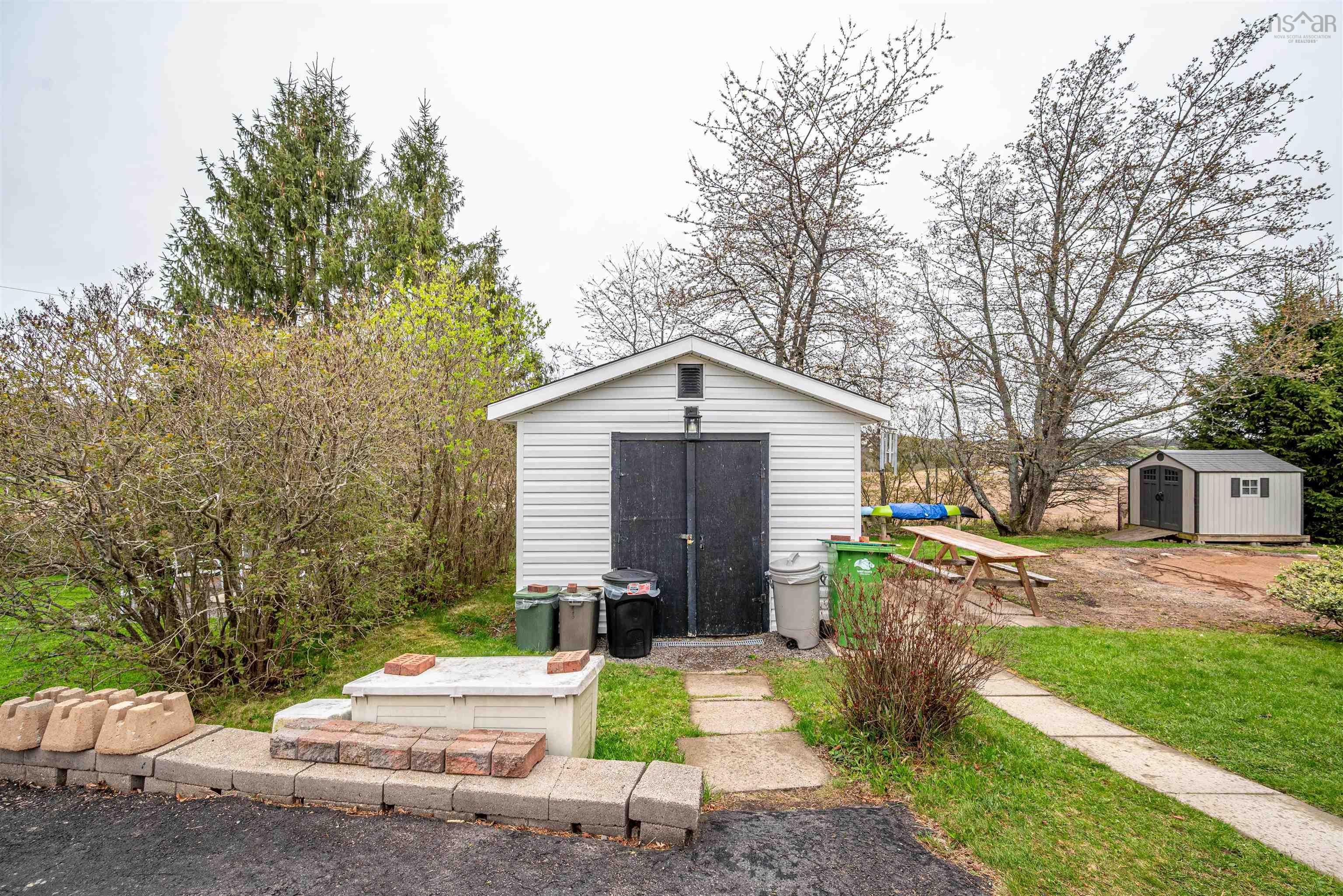 $525,000.00: 224 Falmouth Back Road, Falmouth