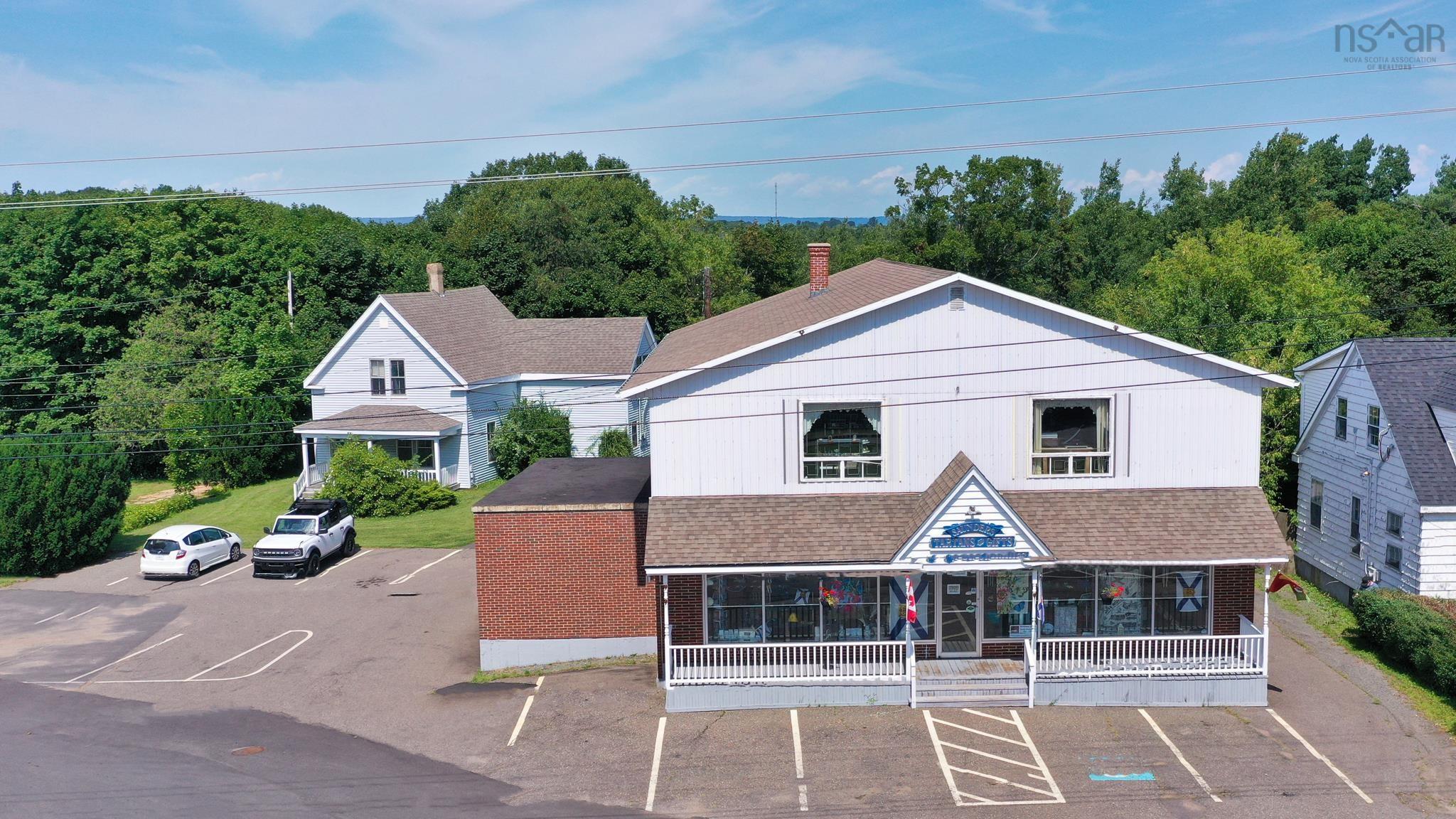 $887,500.00: 9027/9029 Commercial Street, New Minas