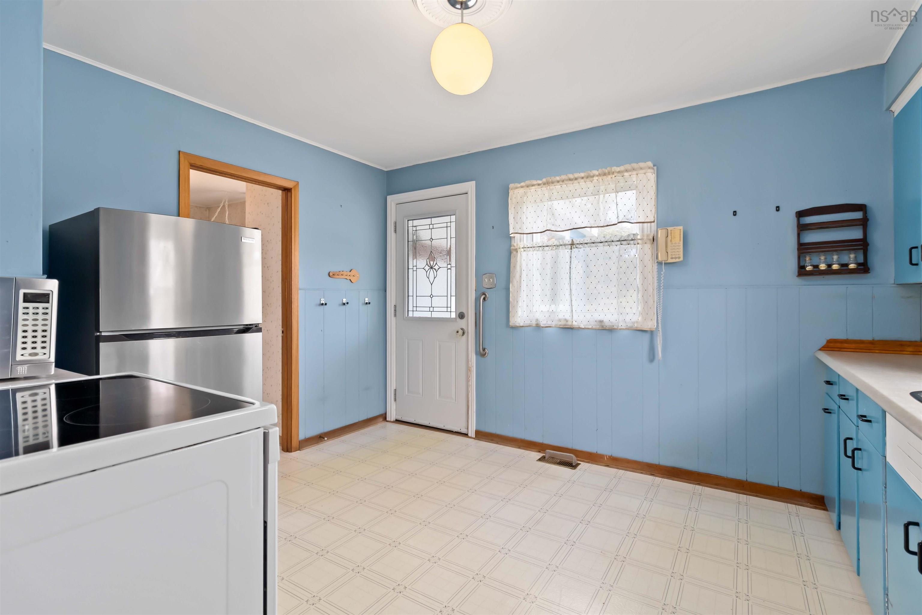 $353,000.00: 1996 Shore Road Road, Eastern Passage