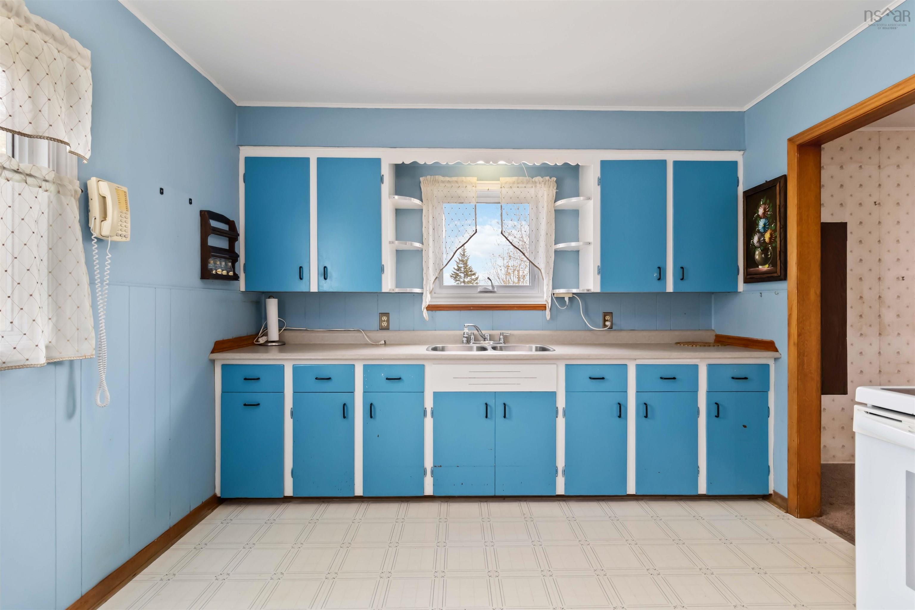 $353,000.00: 1996 Shore Road Road, Eastern Passage