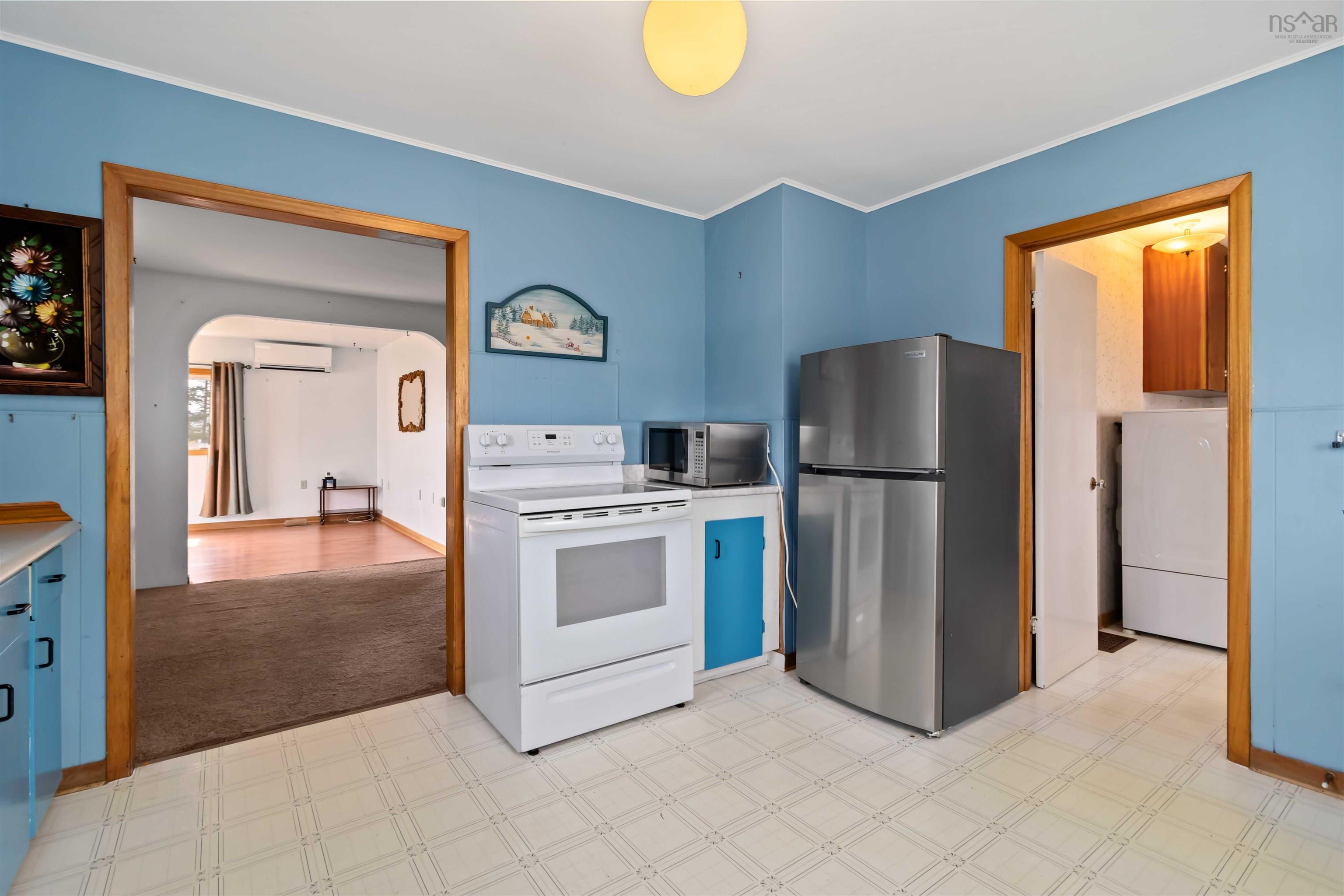 $353,000.00: 1996 Shore Road Road, Eastern Passage