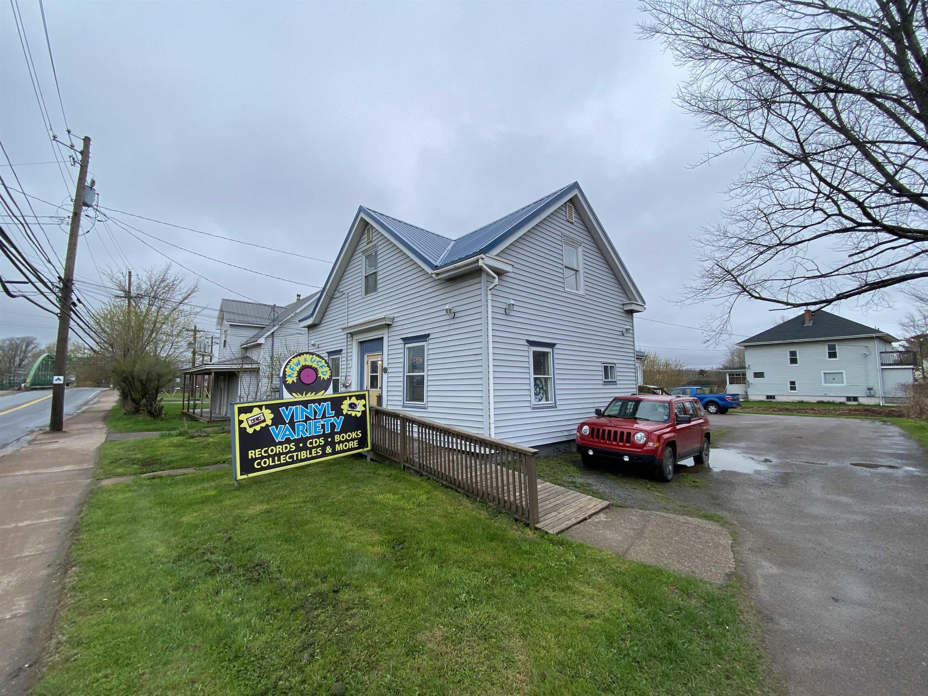 $440,000.00: 17 Walker Street, Truro