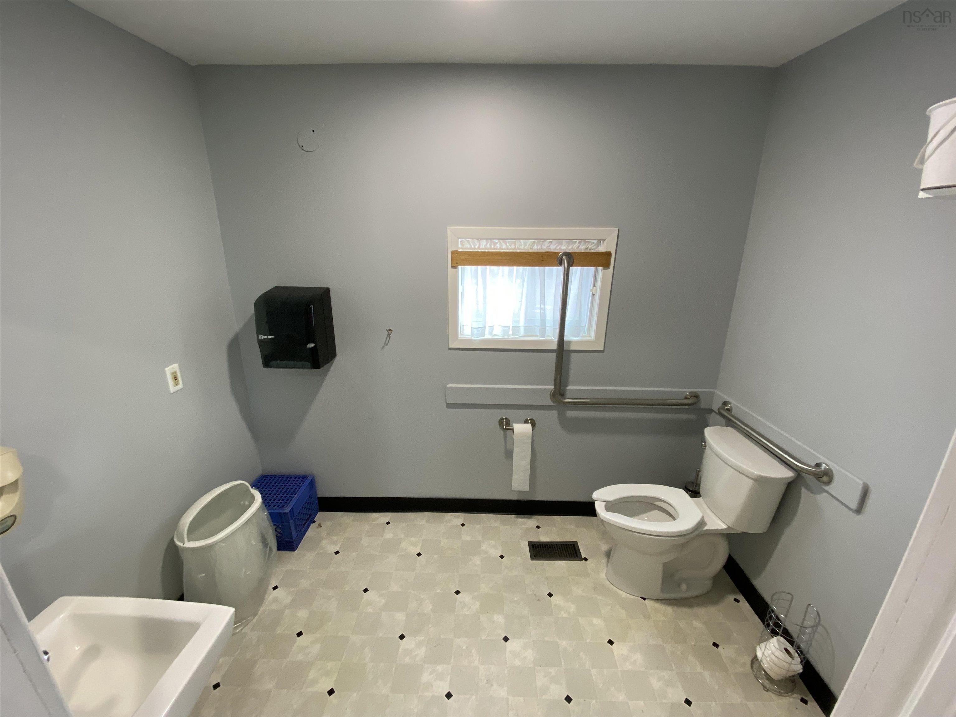 $440,000.00: 17 Walker Street, Truro