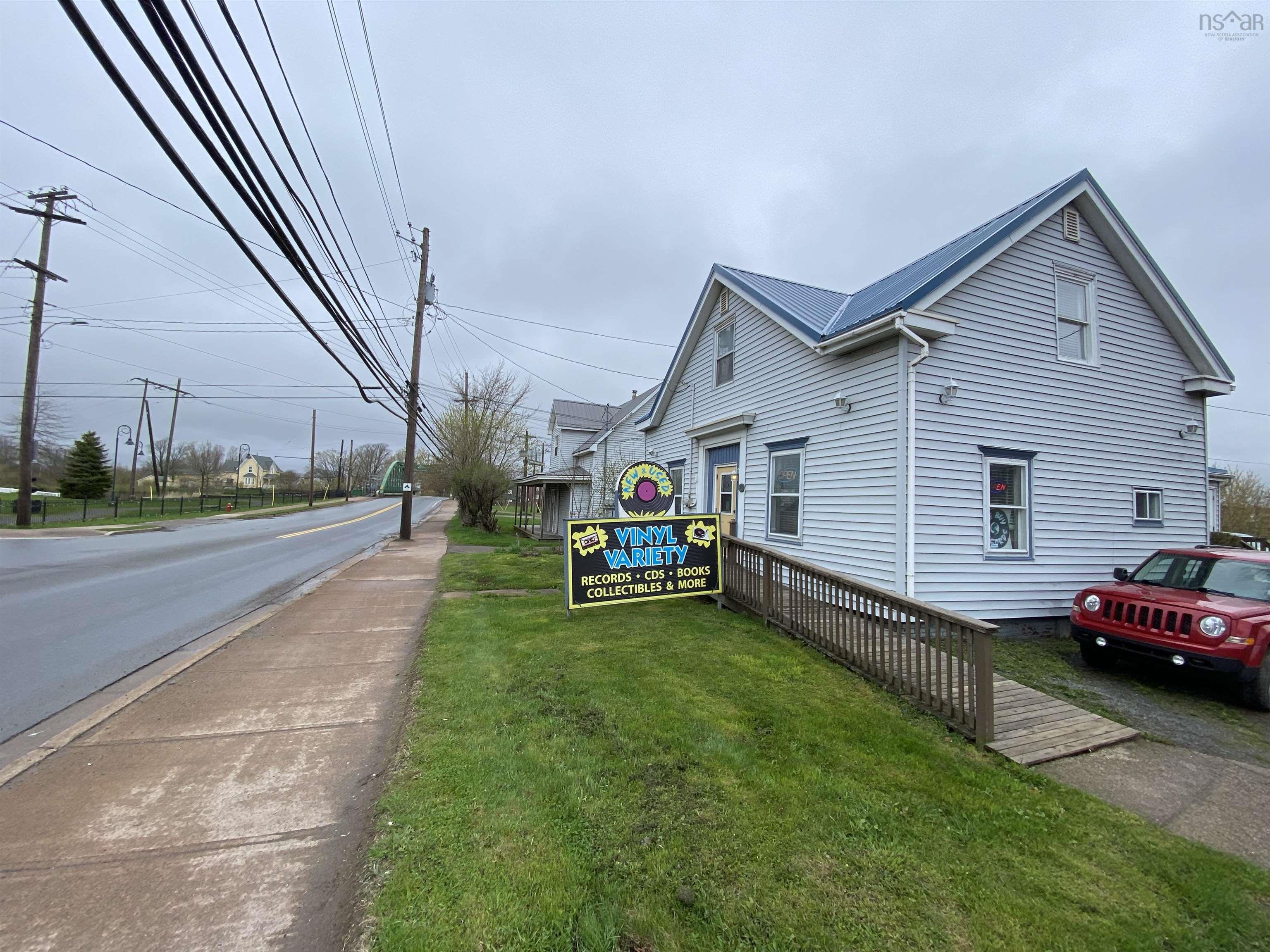 $440,000.00: 17 Walker Street, Truro