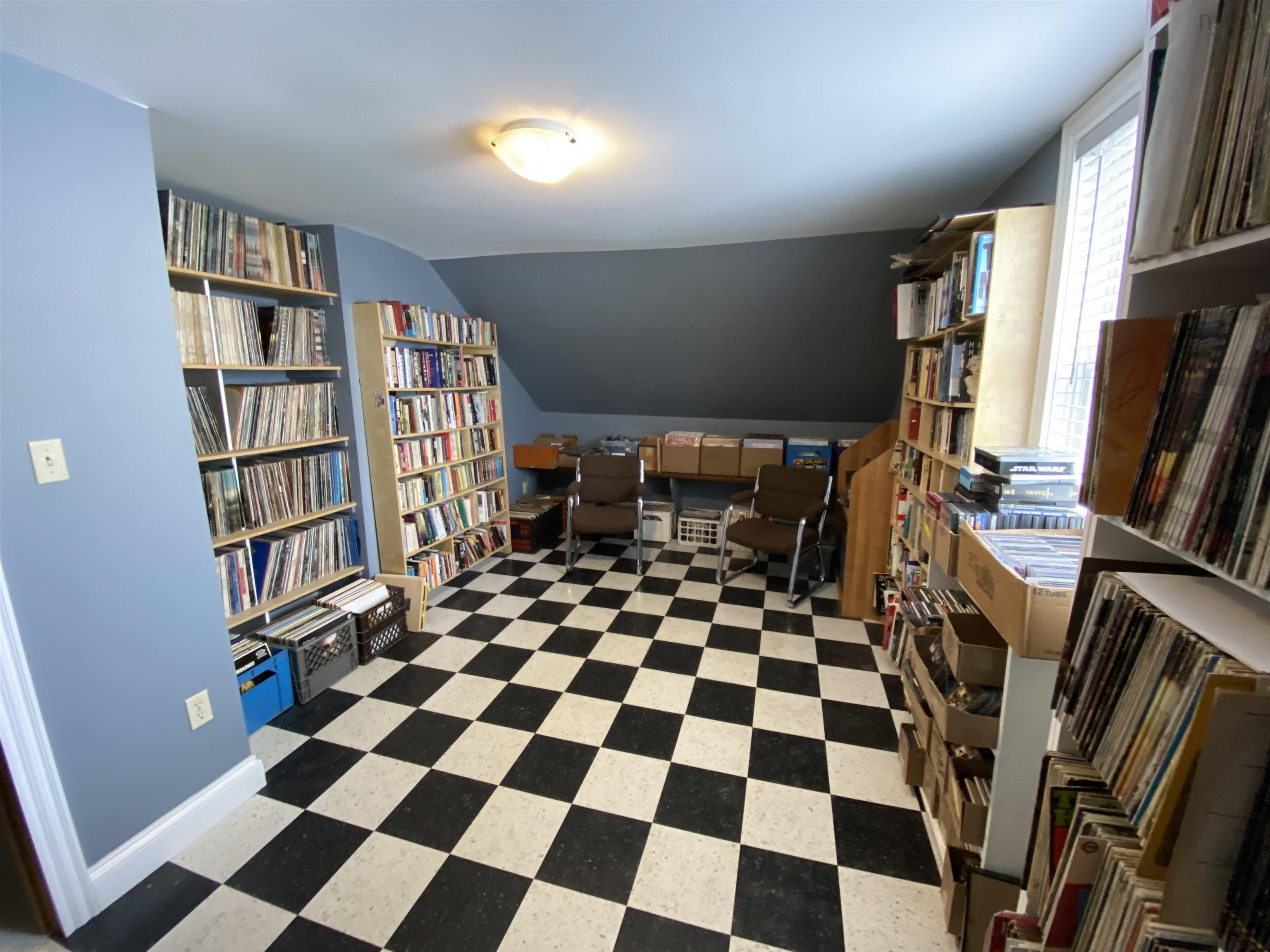 $440,000.00: 17 Walker Street, Truro