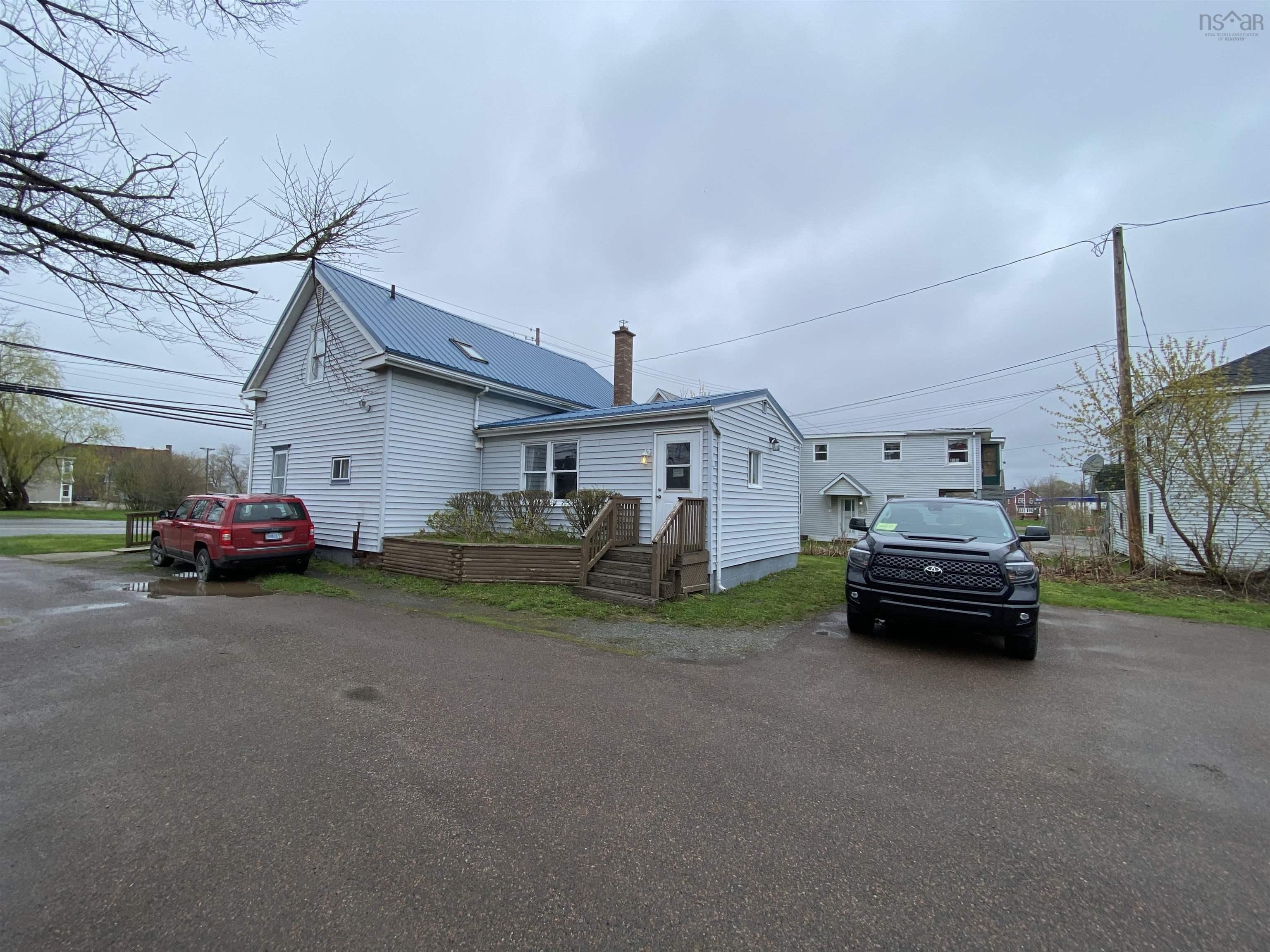 $440,000.00: 17 Walker Street, Truro