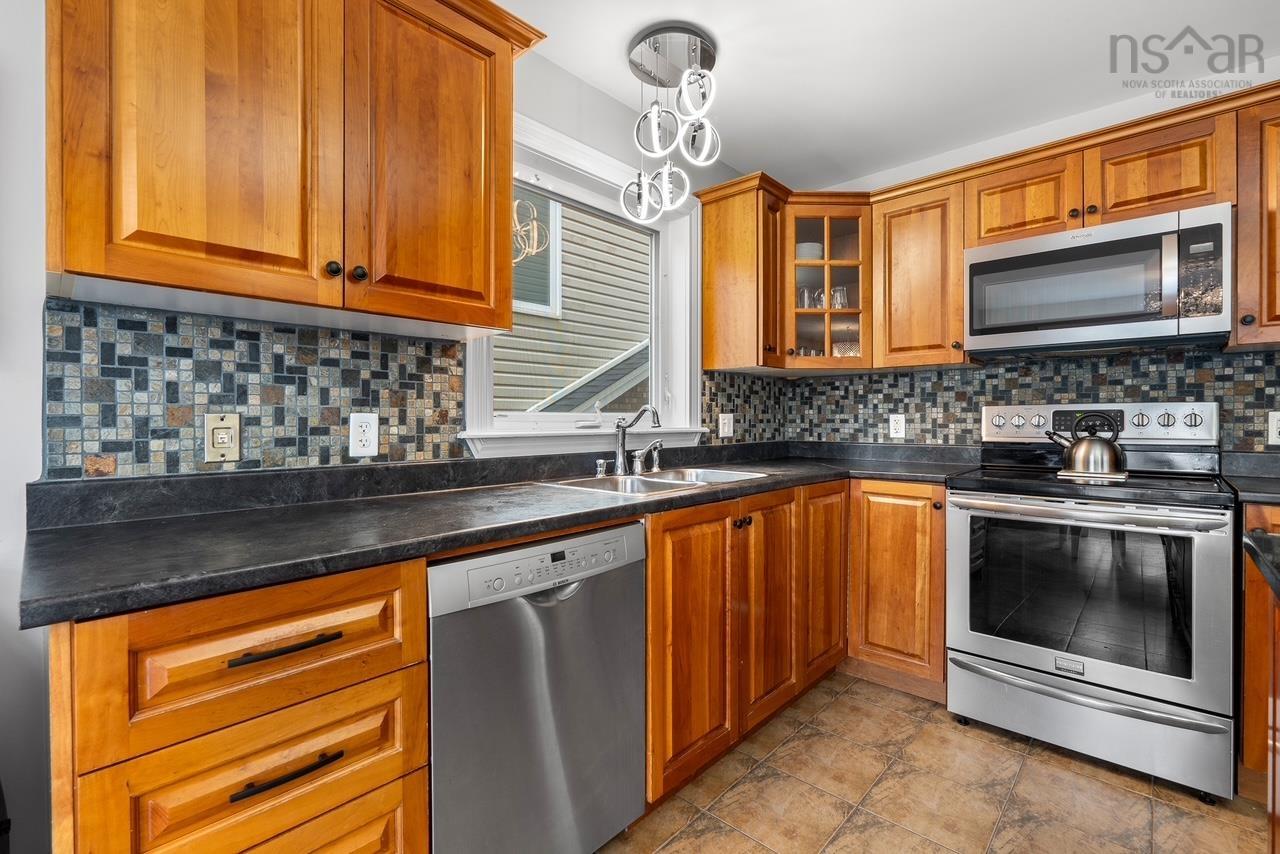 $824,900.00: 24 Haystead Ridge, Bedford