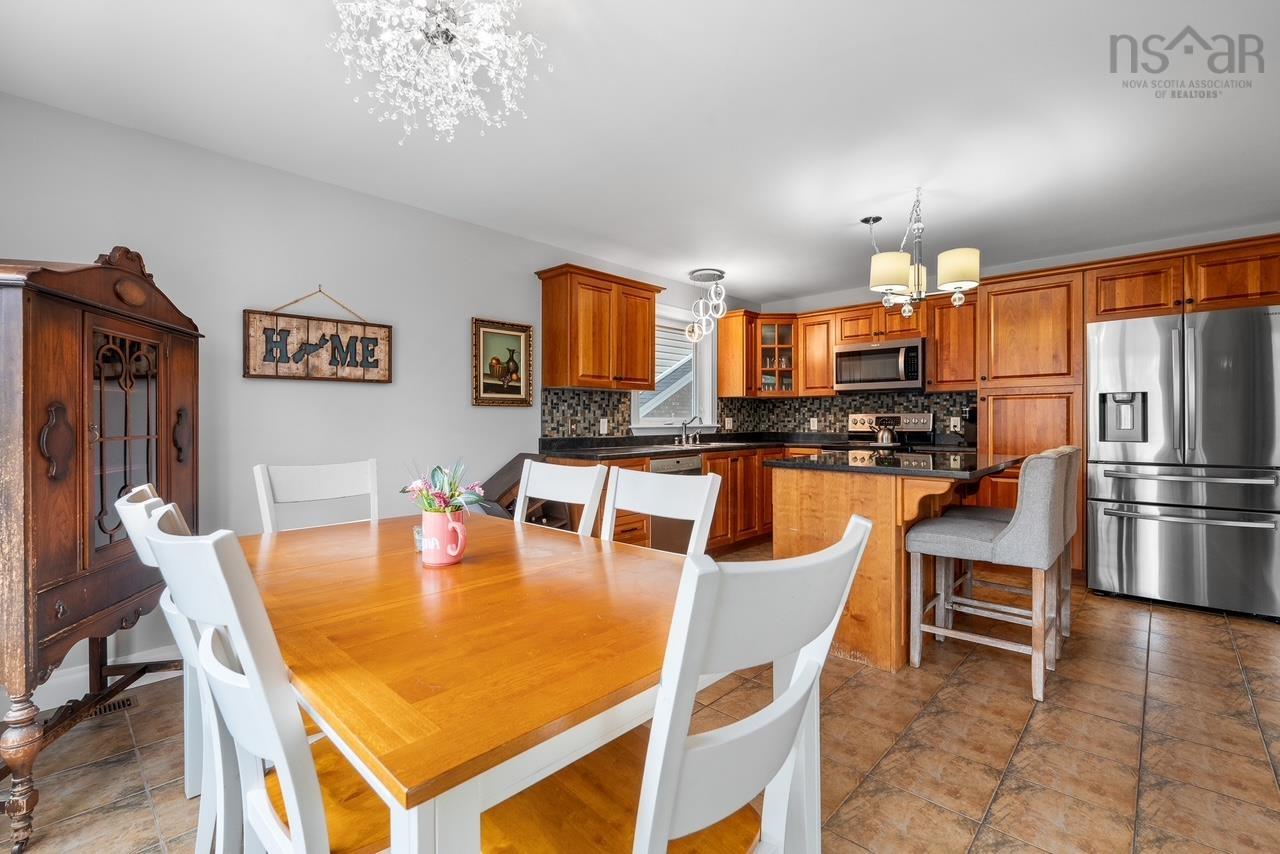 $824,900.00: 24 Haystead Ridge, Bedford