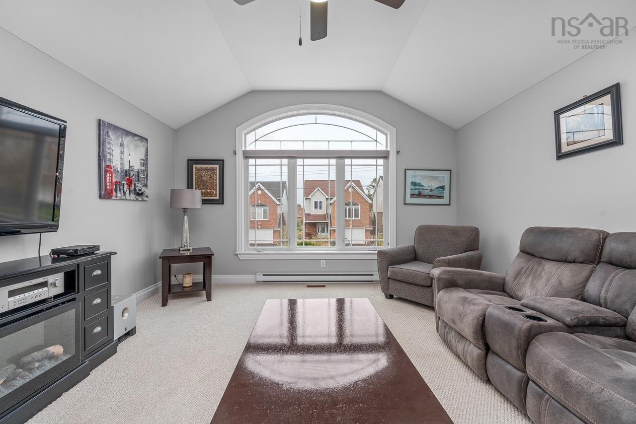 $824,900.00: 24 Haystead Ridge, Bedford