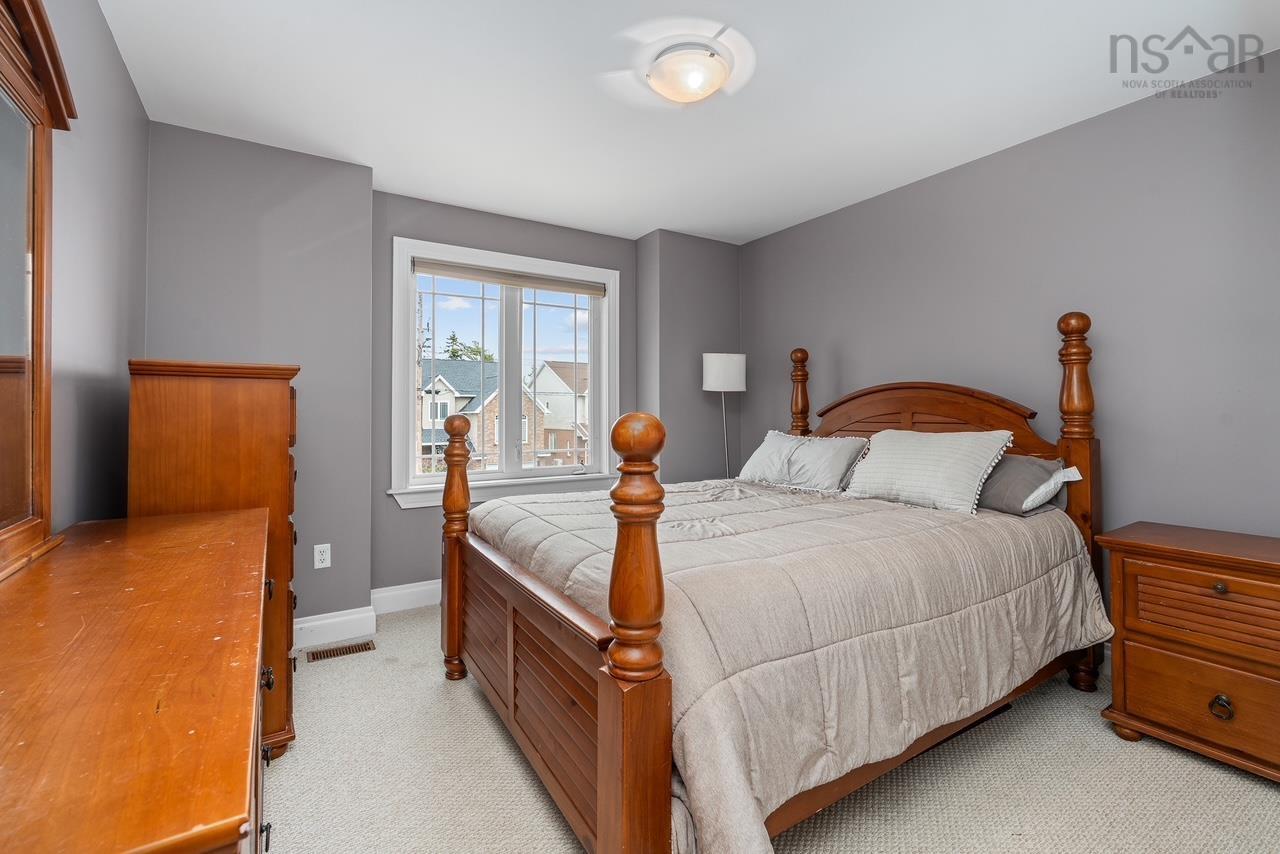 $824,900.00: 24 Haystead Ridge, Bedford