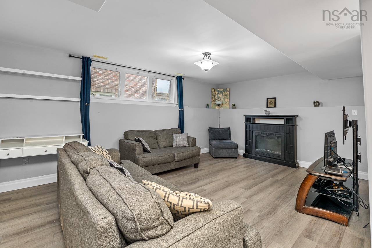 $824,900.00: 24 Haystead Ridge, Bedford