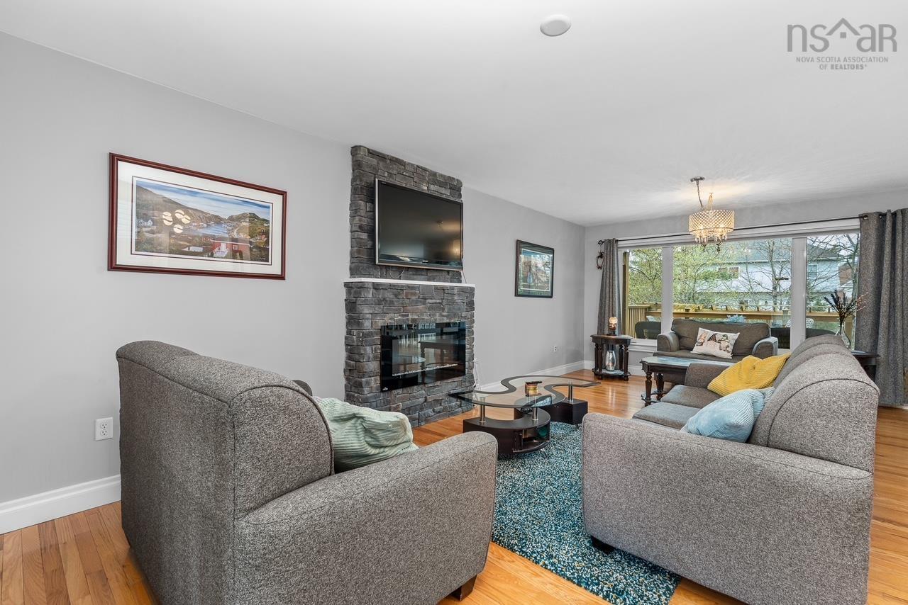 $824,900.00: 24 Haystead Ridge, Bedford