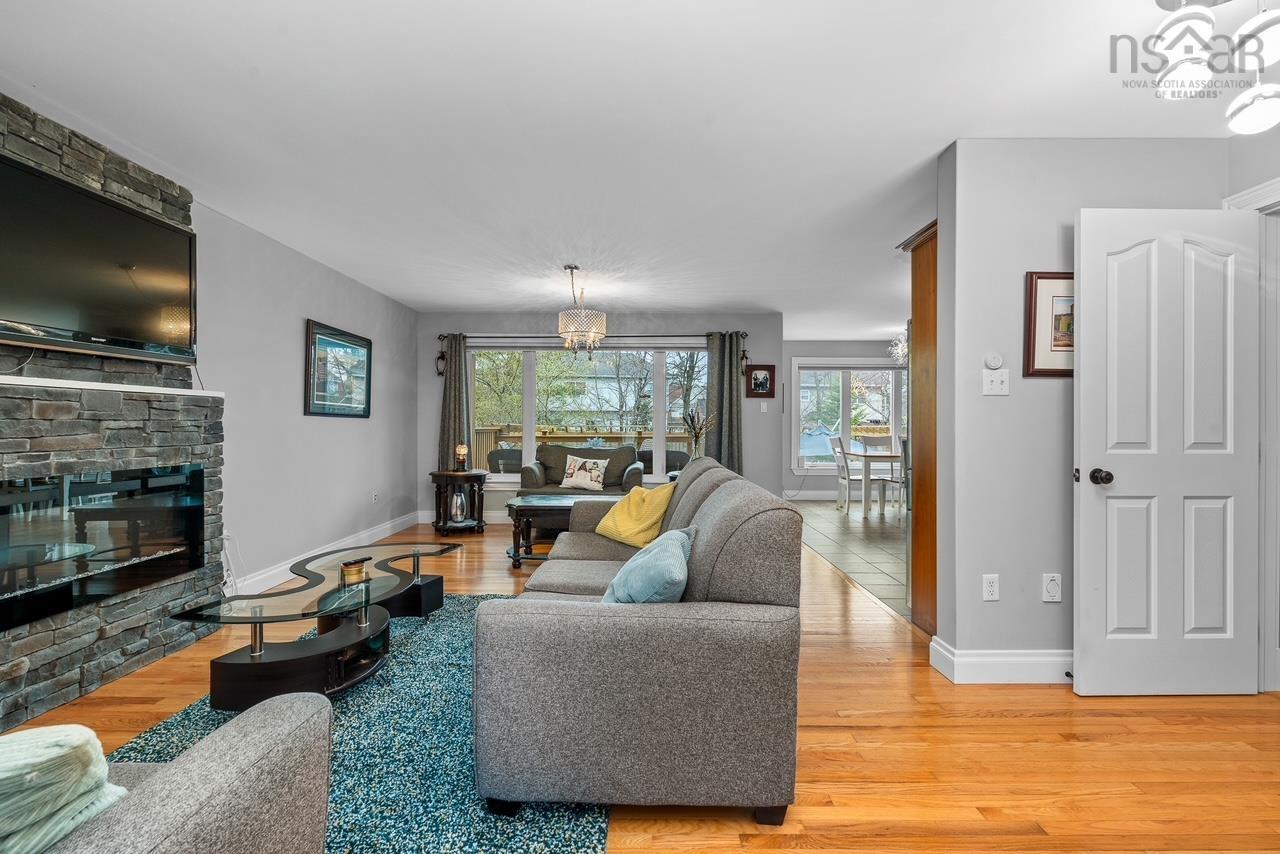 $824,900.00: 24 Haystead Ridge, Bedford