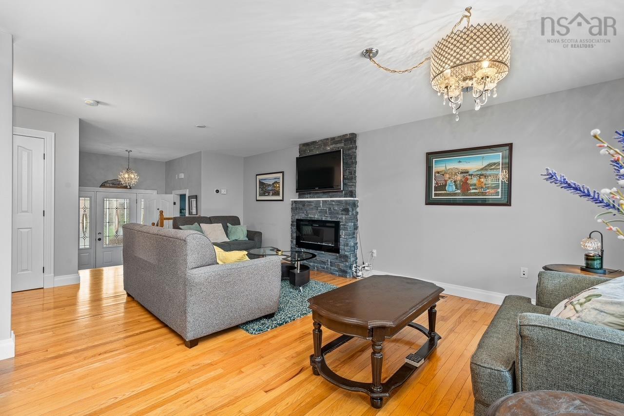 $824,900.00: 24 Haystead Ridge, Bedford