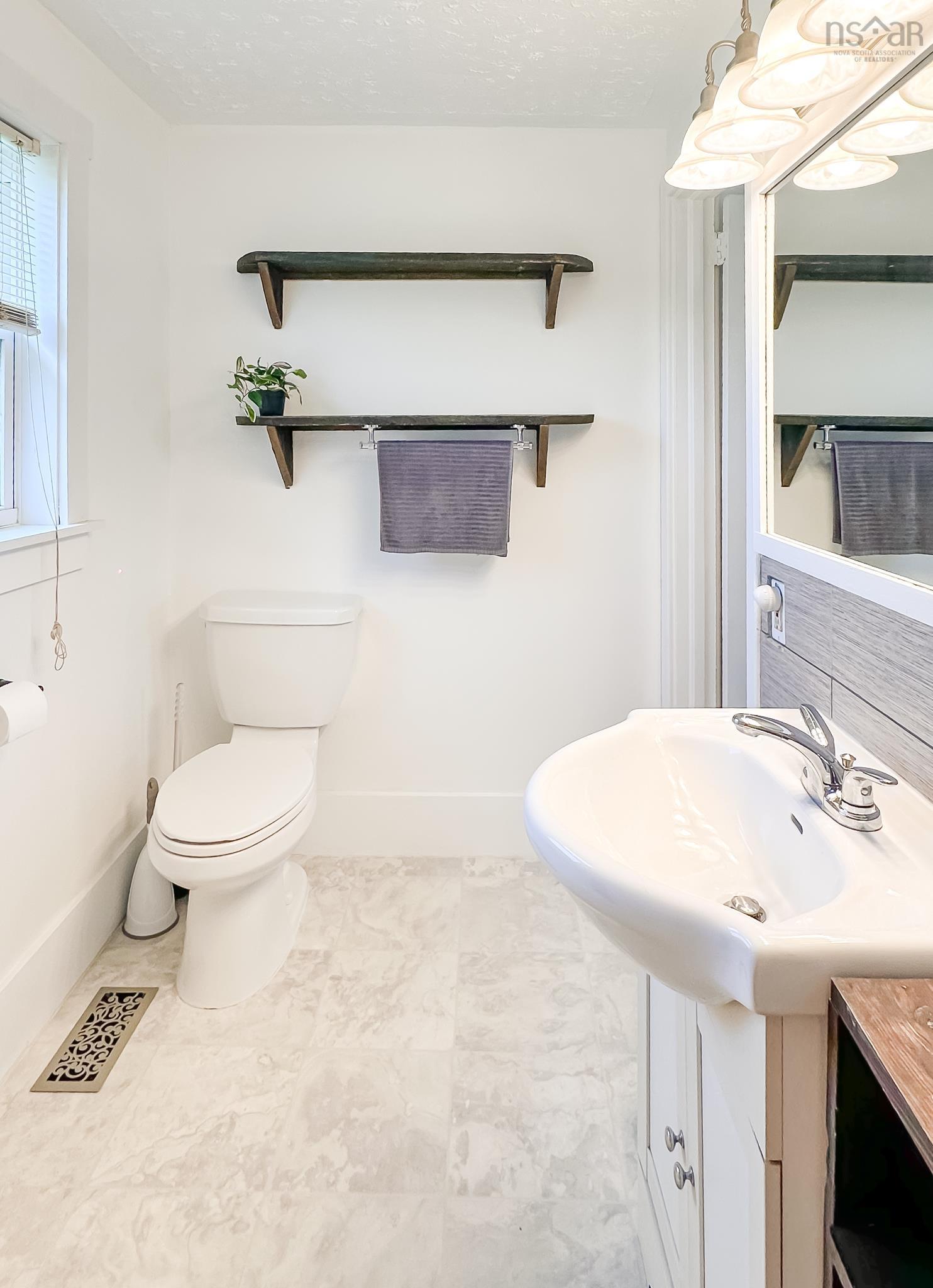 $279,900.00: 211 Oakdene Avenue, North Kentville