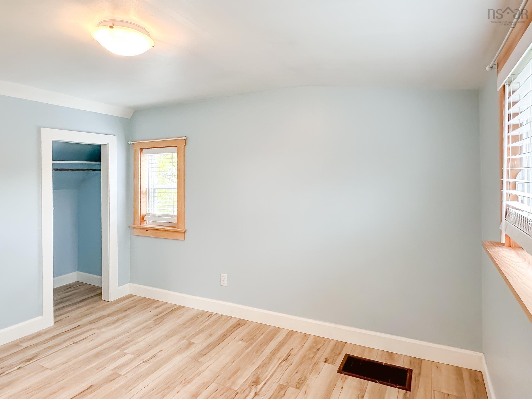 $279,900.00: 211 Oakdene Avenue, North Kentville