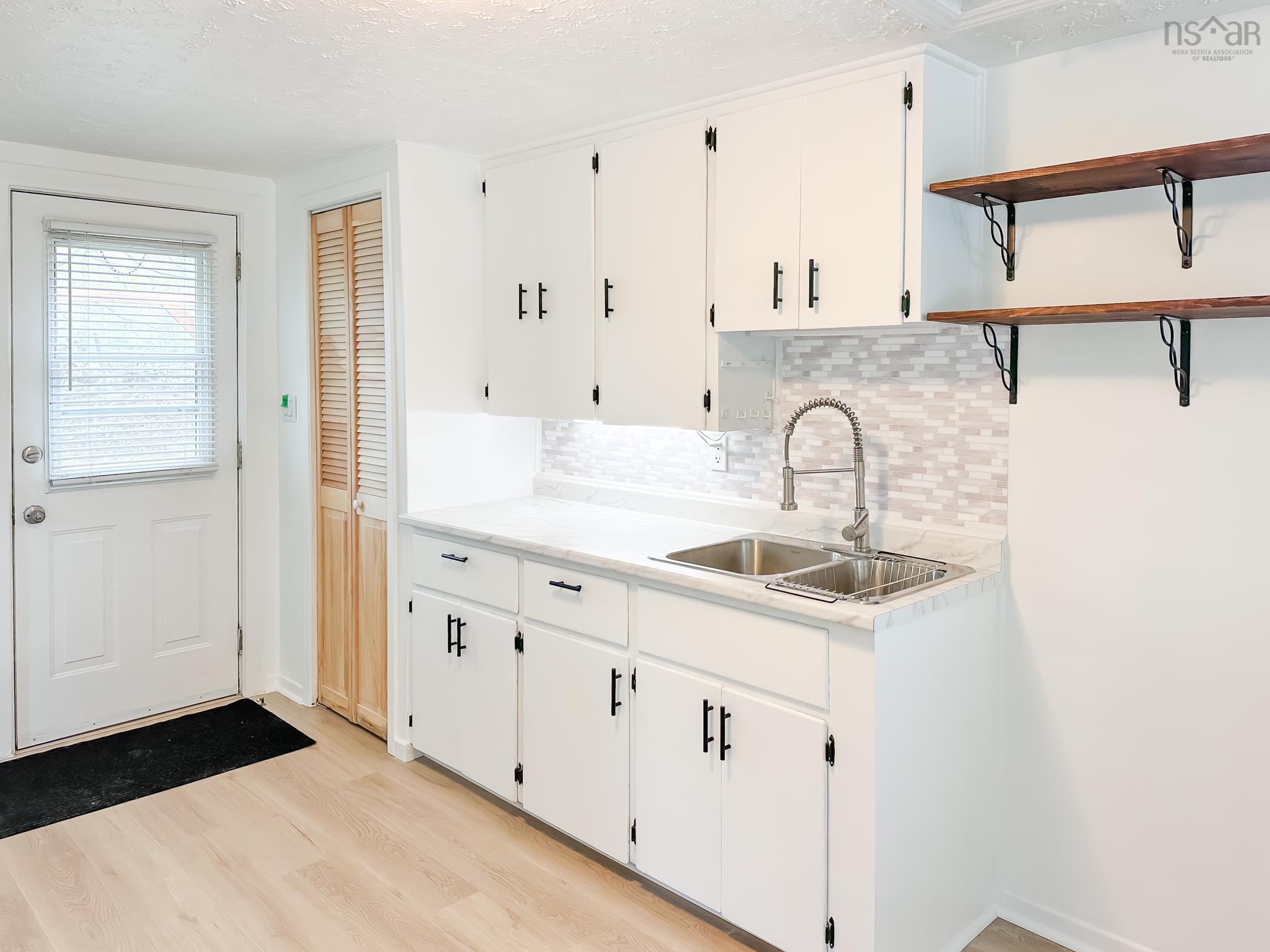 $279,900.00: 211 Oakdene Avenue, North Kentville