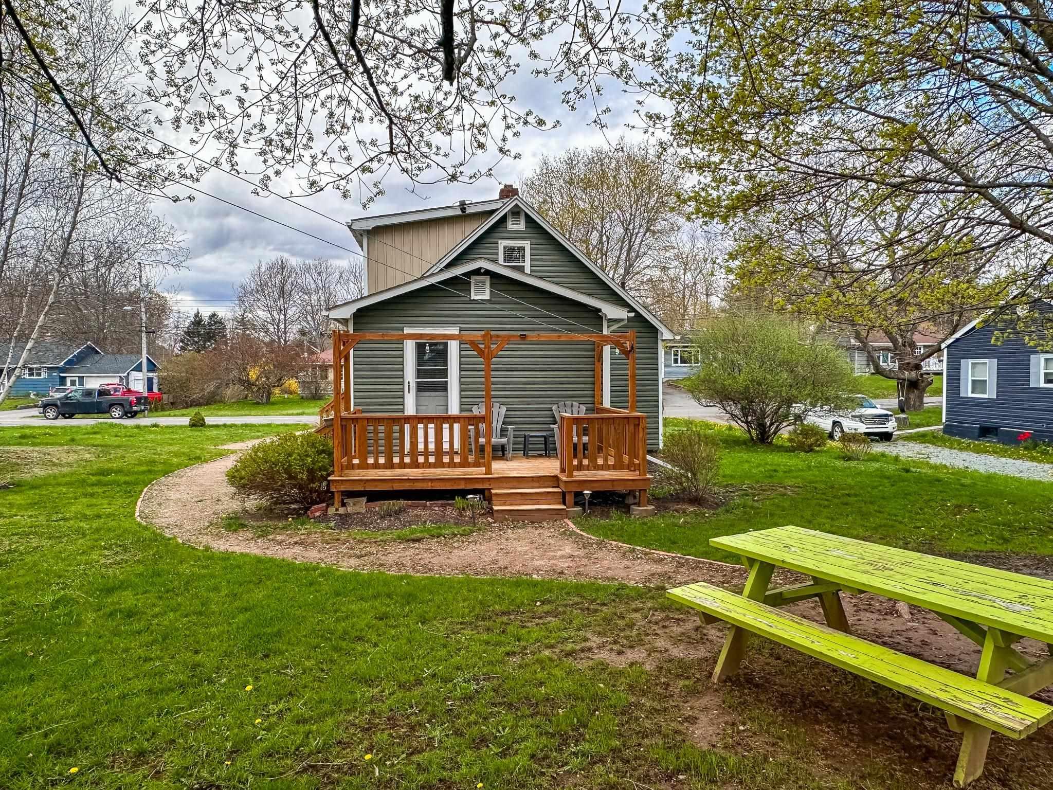 $279,900.00: 211 Oakdene Avenue, North Kentville