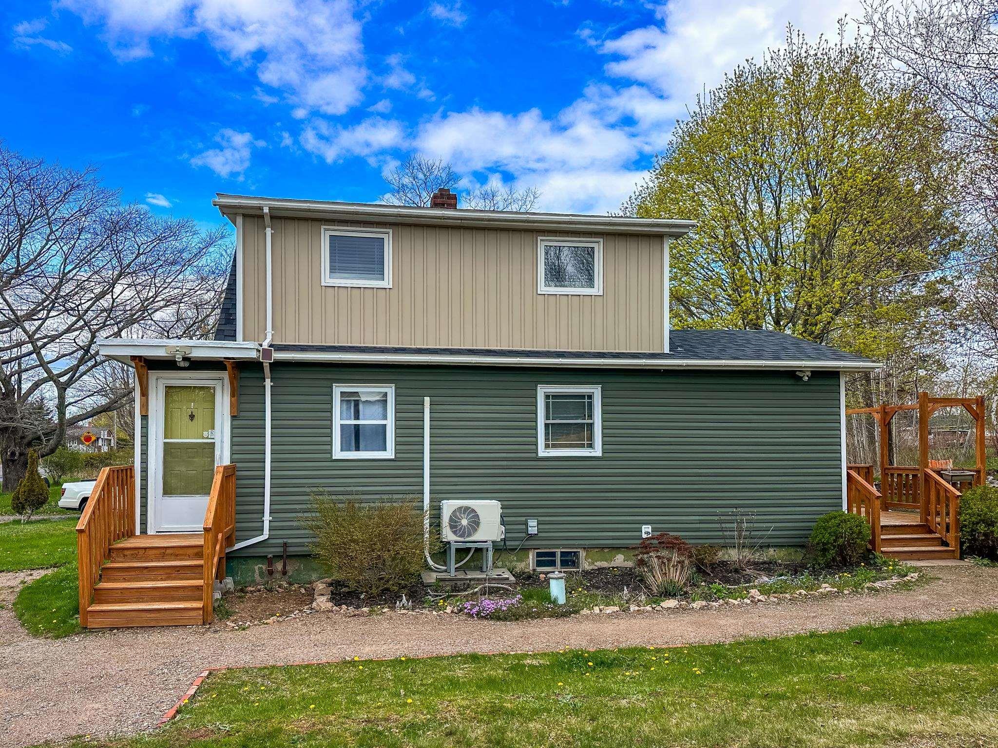 $279,900.00: 211 Oakdene Avenue, North Kentville