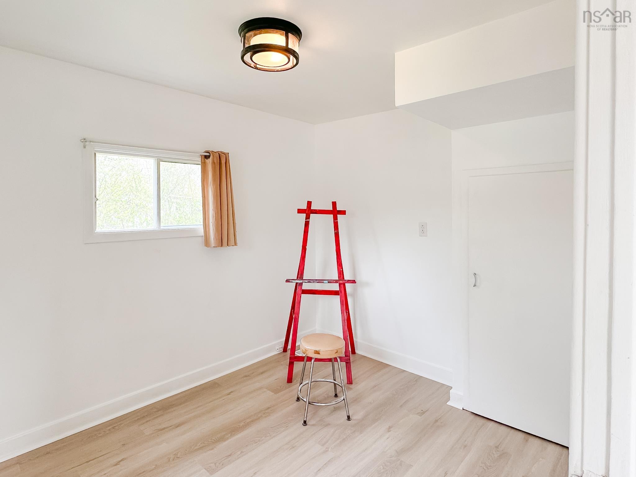 $279,900.00: 211 Oakdene Avenue, North Kentville