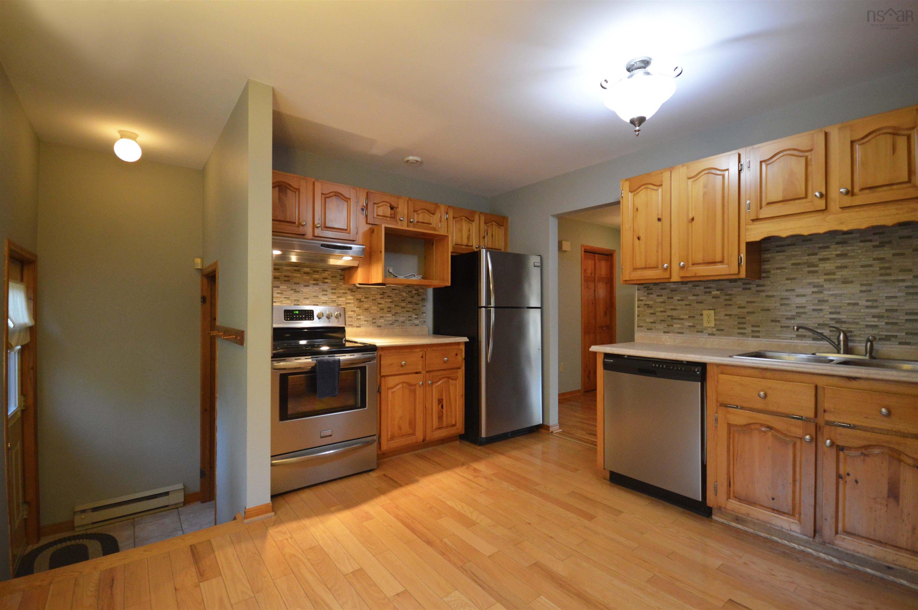 $549,900.00: 12 Tamarac Drive, Fall River