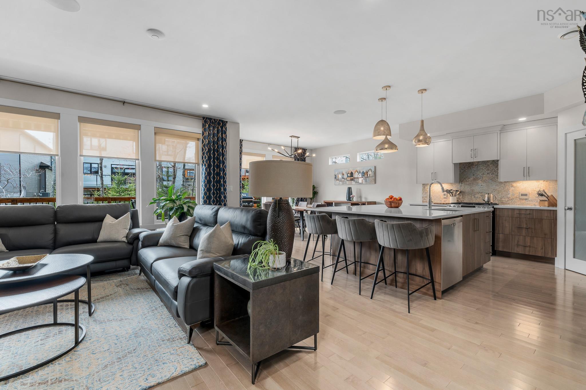 $1,299,900.00: 87 Innsbrook Way, Bedford