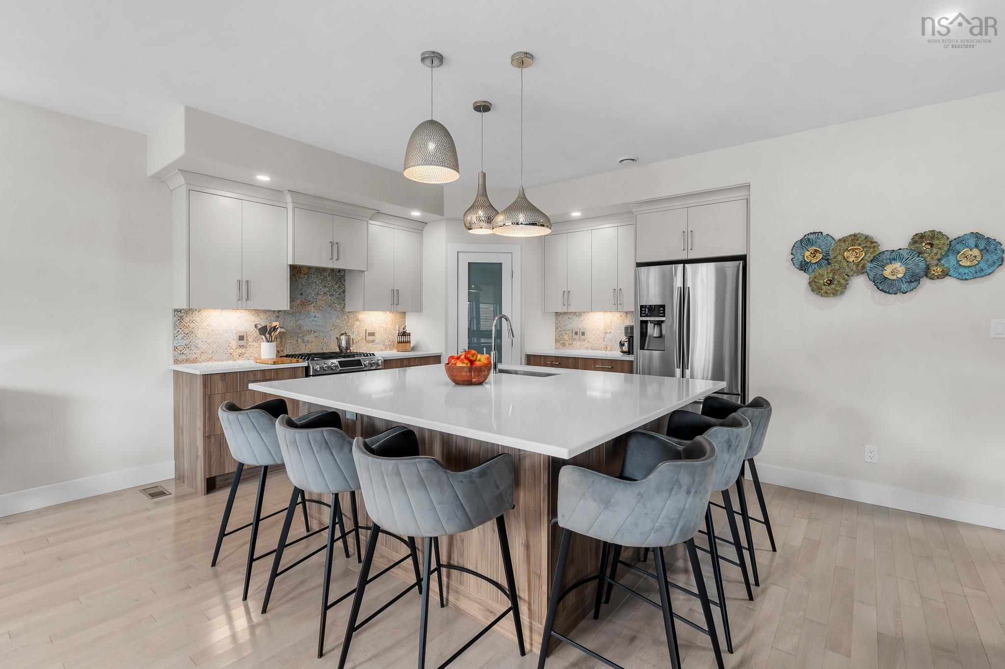 $1,299,900.00: 87 Innsbrook Way, Bedford