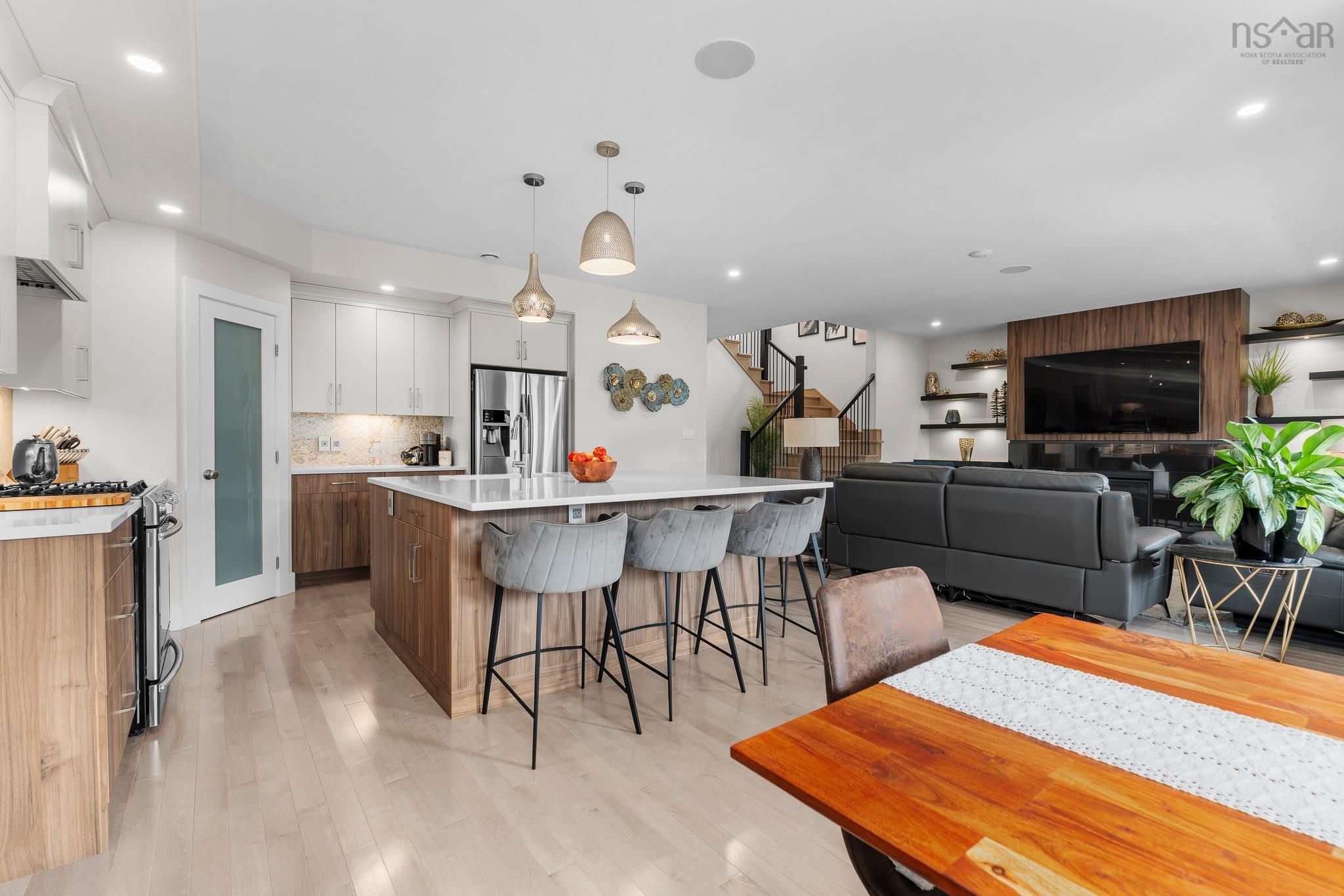 $1,299,900.00: 87 Innsbrook Way, Bedford