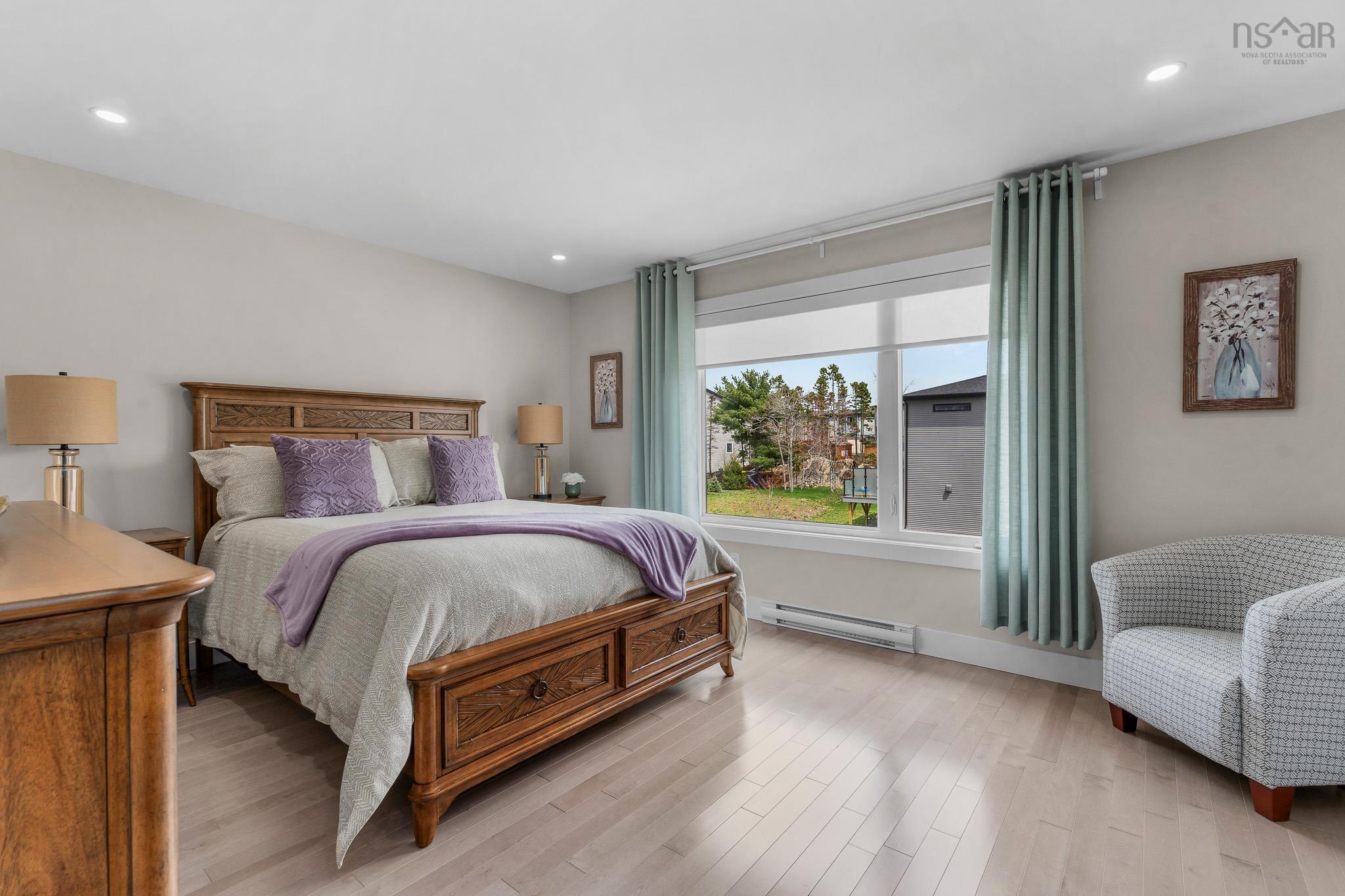 $1,299,900.00: 87 Innsbrook Way, Bedford
