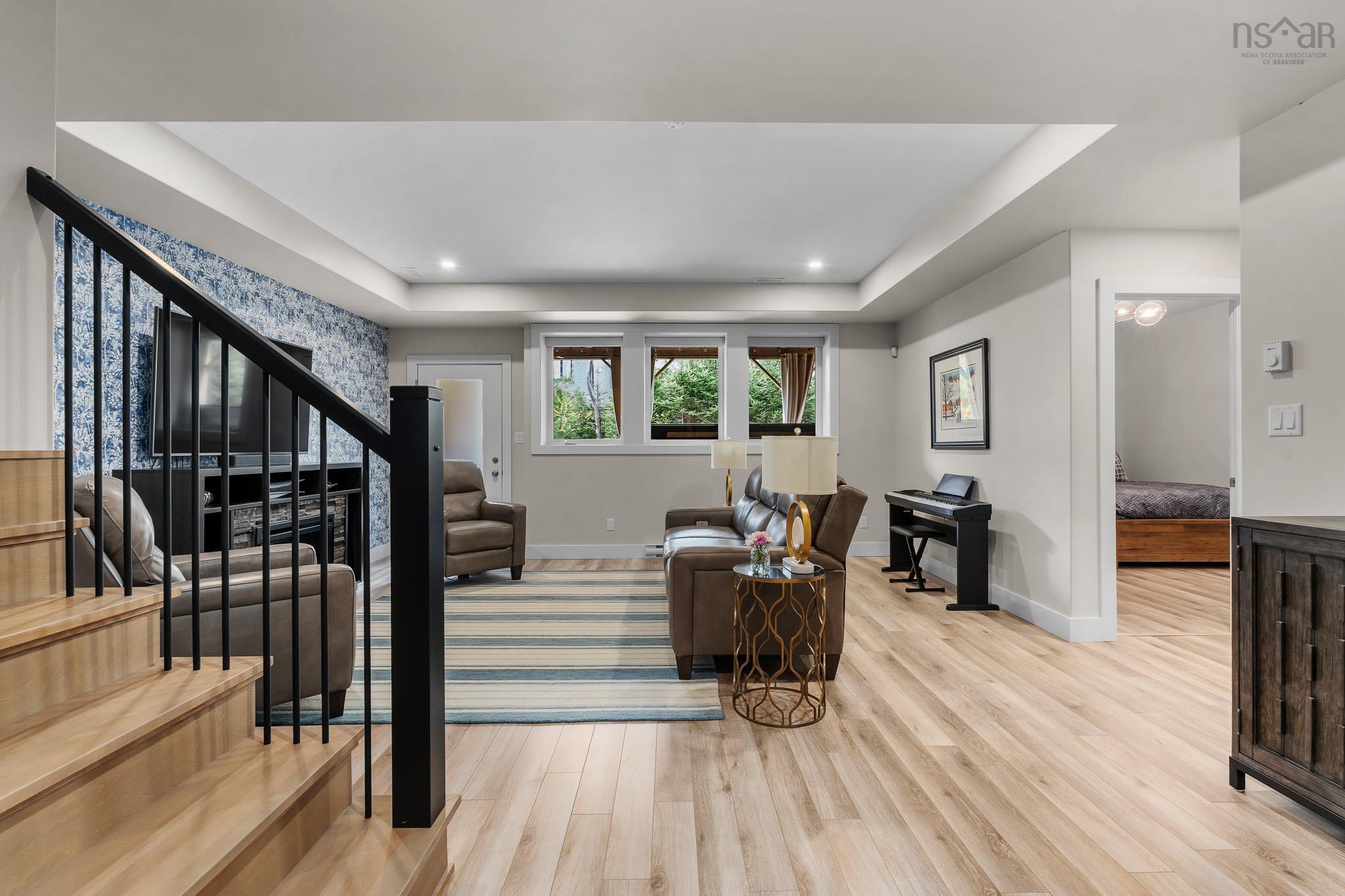 $1,299,900.00: 87 Innsbrook Way, Bedford