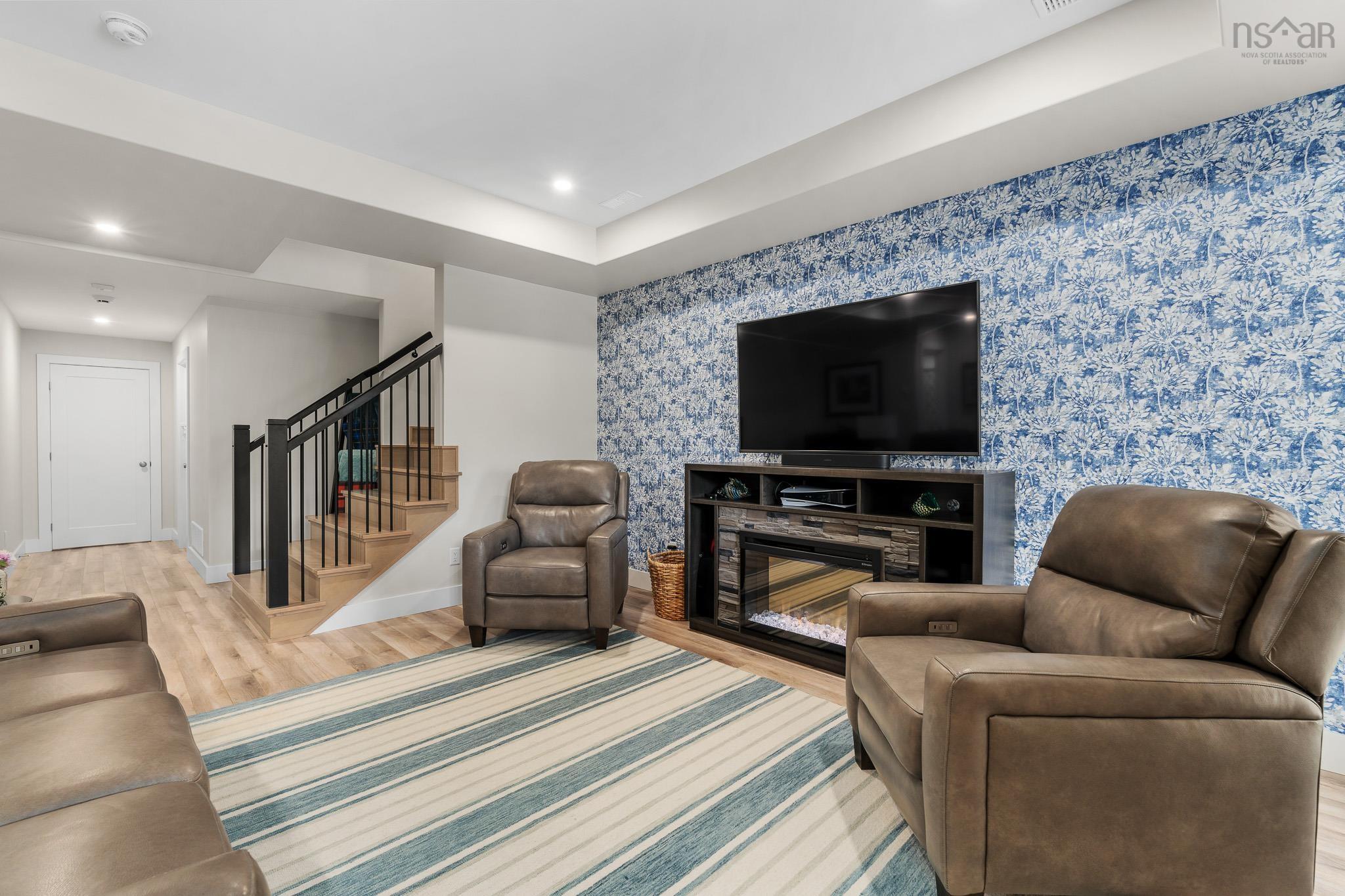$1,299,900.00: 87 Innsbrook Way, Bedford