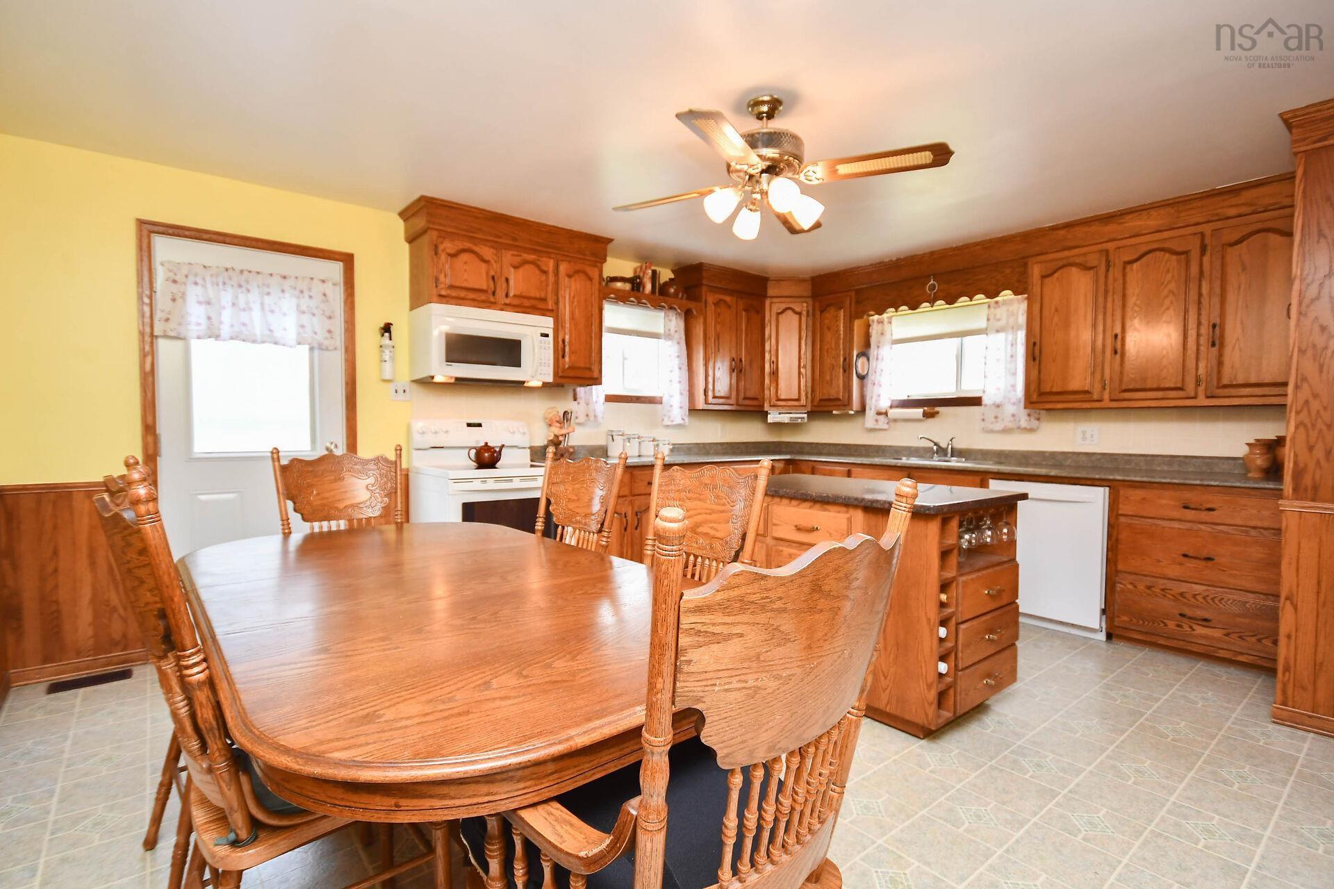 $649,900.00: 50 Station Rd, Kinsac