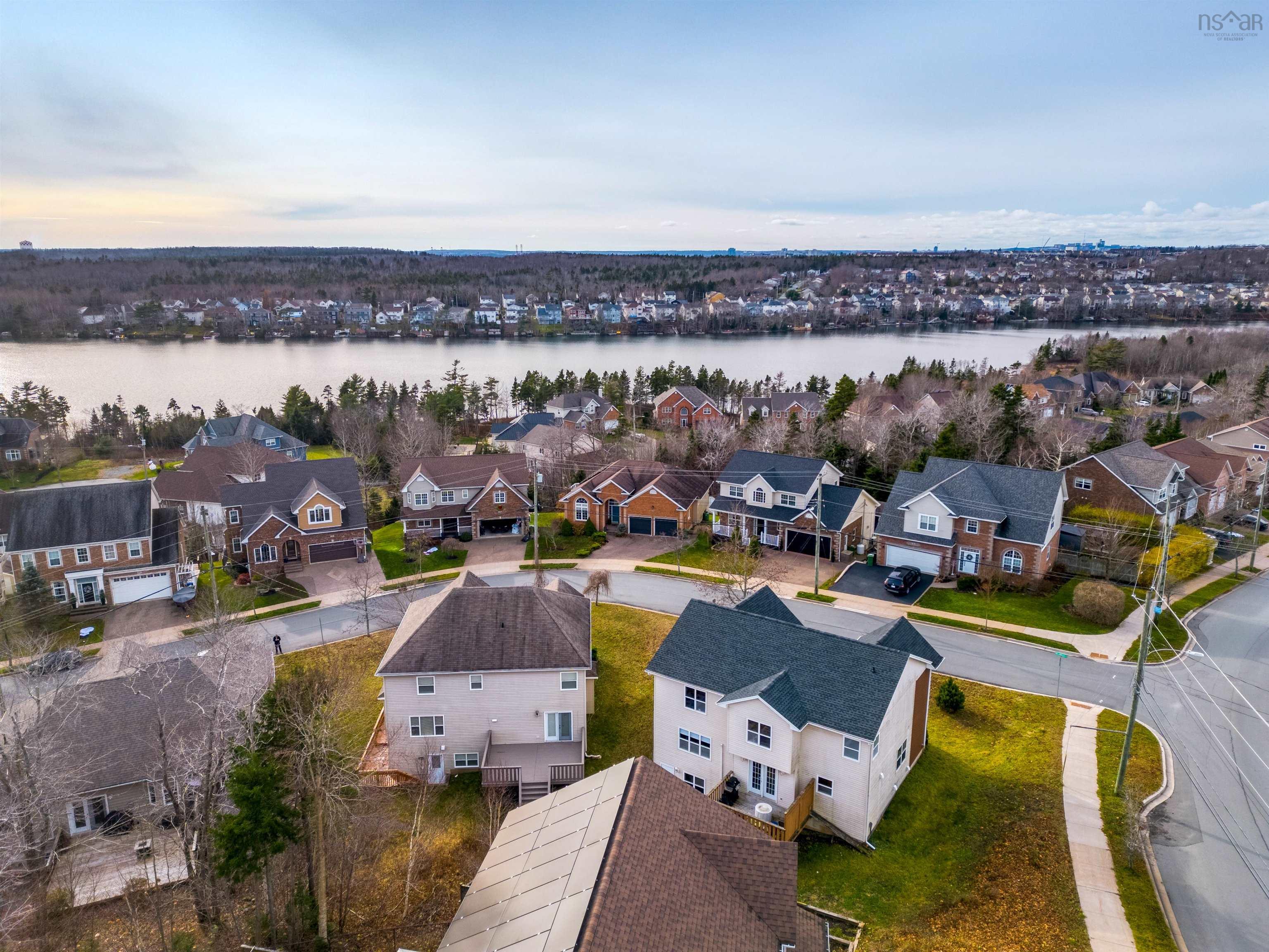 $875,000.00: 16 Bellbrook Crescent, Dartmouth