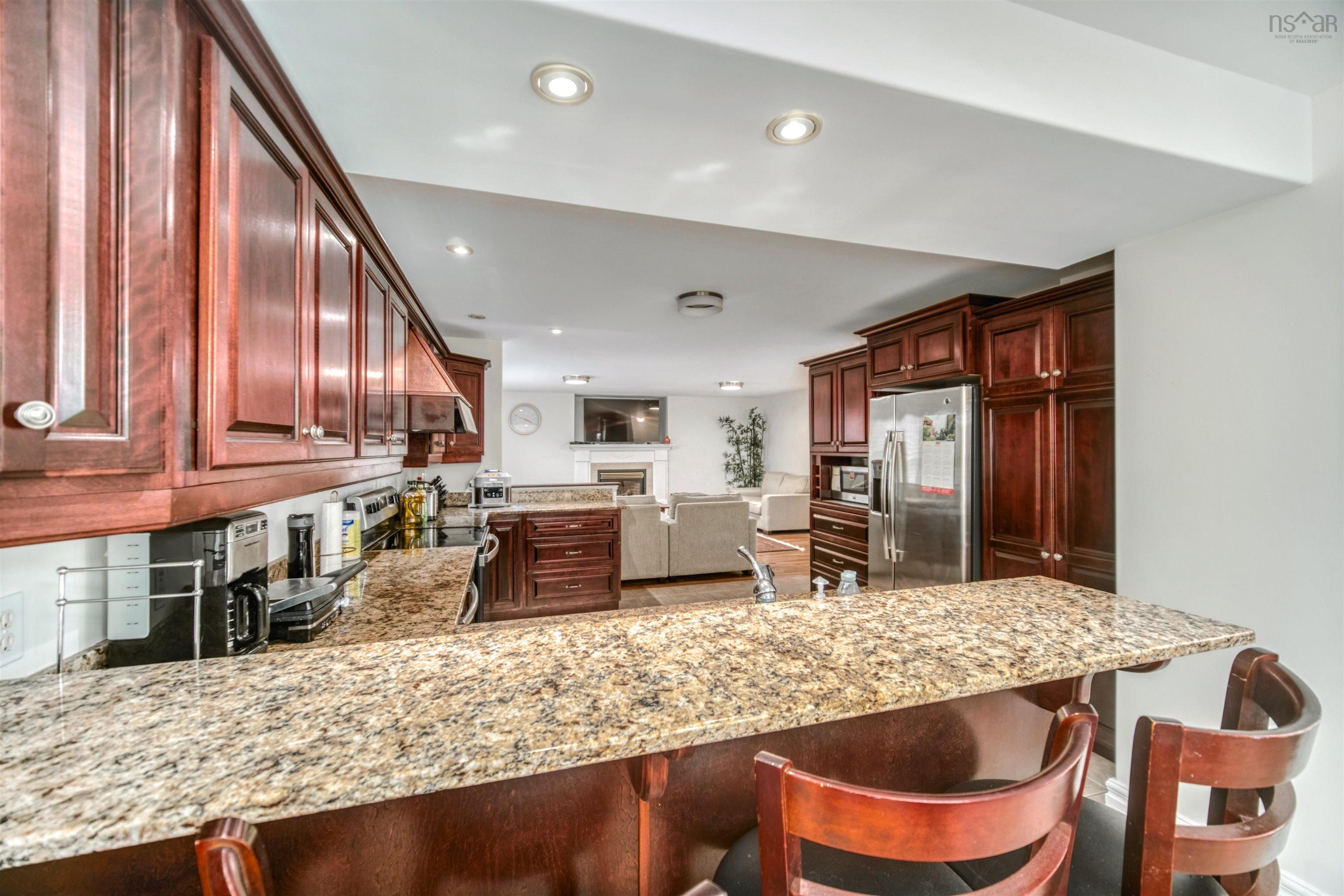 $875,000.00: 16 Bellbrook Crescent, Dartmouth