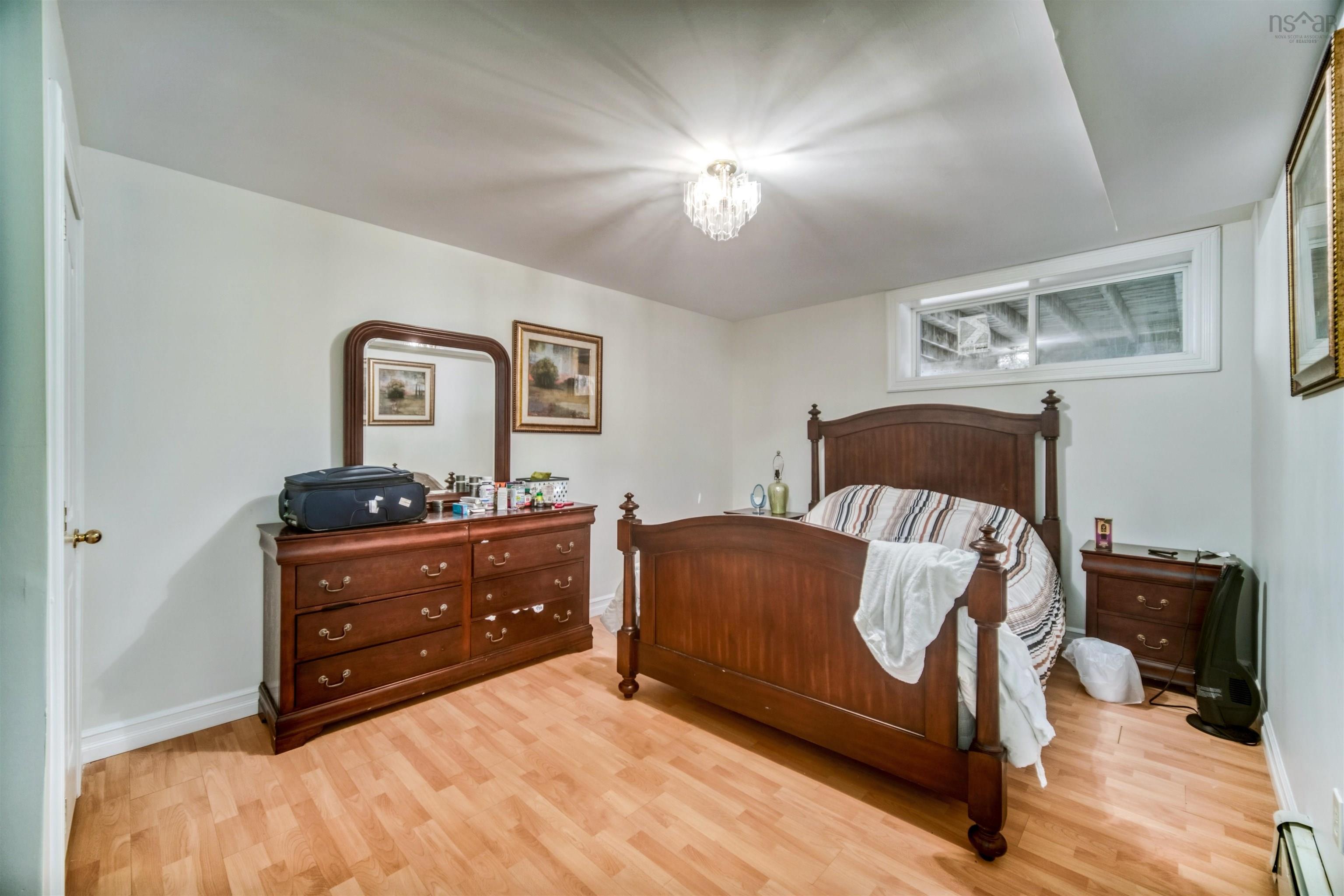 $875,000.00: 16 Bellbrook Crescent, Dartmouth