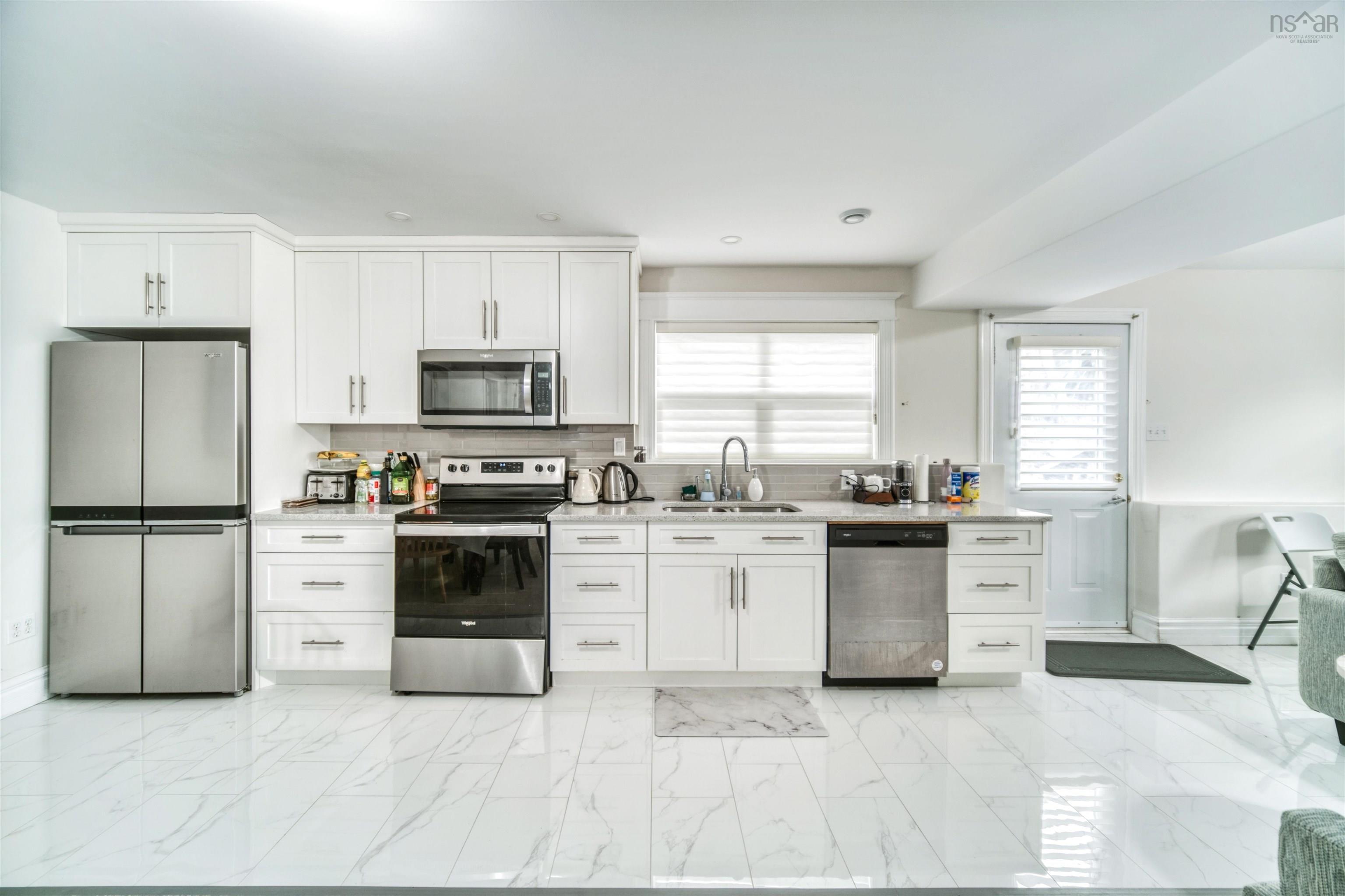 $875,000.00: 16 Bellbrook Crescent, Dartmouth