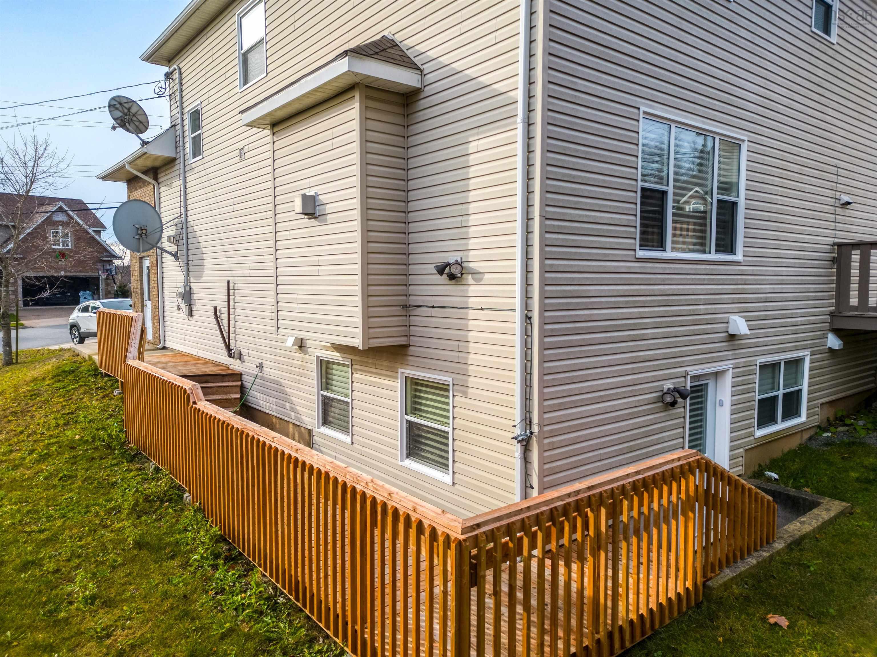 $875,000.00: 16 Bellbrook Crescent, Dartmouth