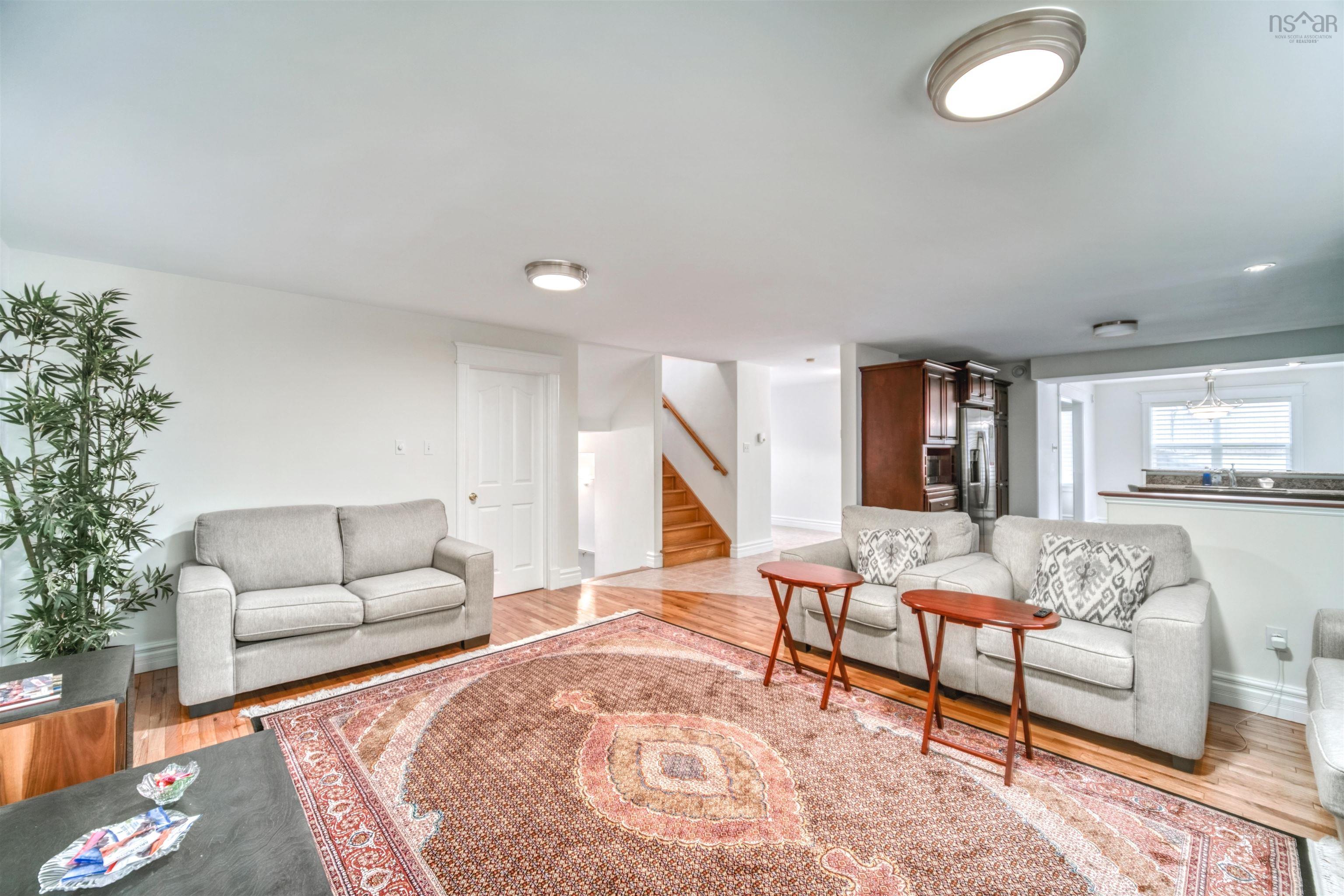 $875,000.00: 16 Bellbrook Crescent, Dartmouth
